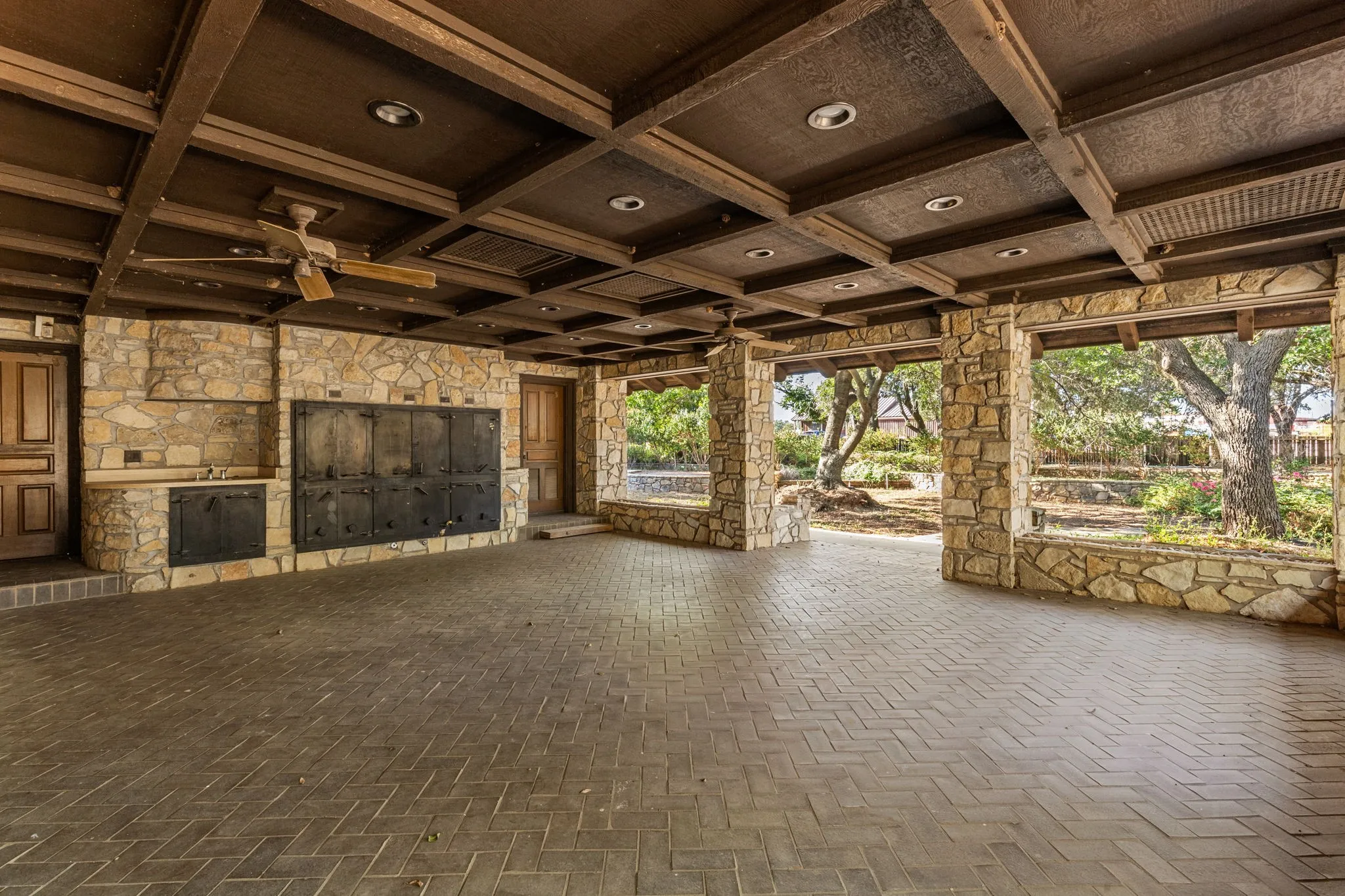 Single Family Residence For Sale in Archer County , 1602 Cedar Avenue, Megargel, Texas 76370, 4 Bedrooms, 5 Bathrooms, 8 Garage spaces, 5,413 Sqft, built in 1982, Price $595,000, mls#20939767, Real Estate Agent in Megargel, Homes For Sale in Archer county, Homes For Sale in Megargel, Realtor in Megargel Texas, Real Estate Brokerage Independent Realty Texas, Luminita Cordes Realtor