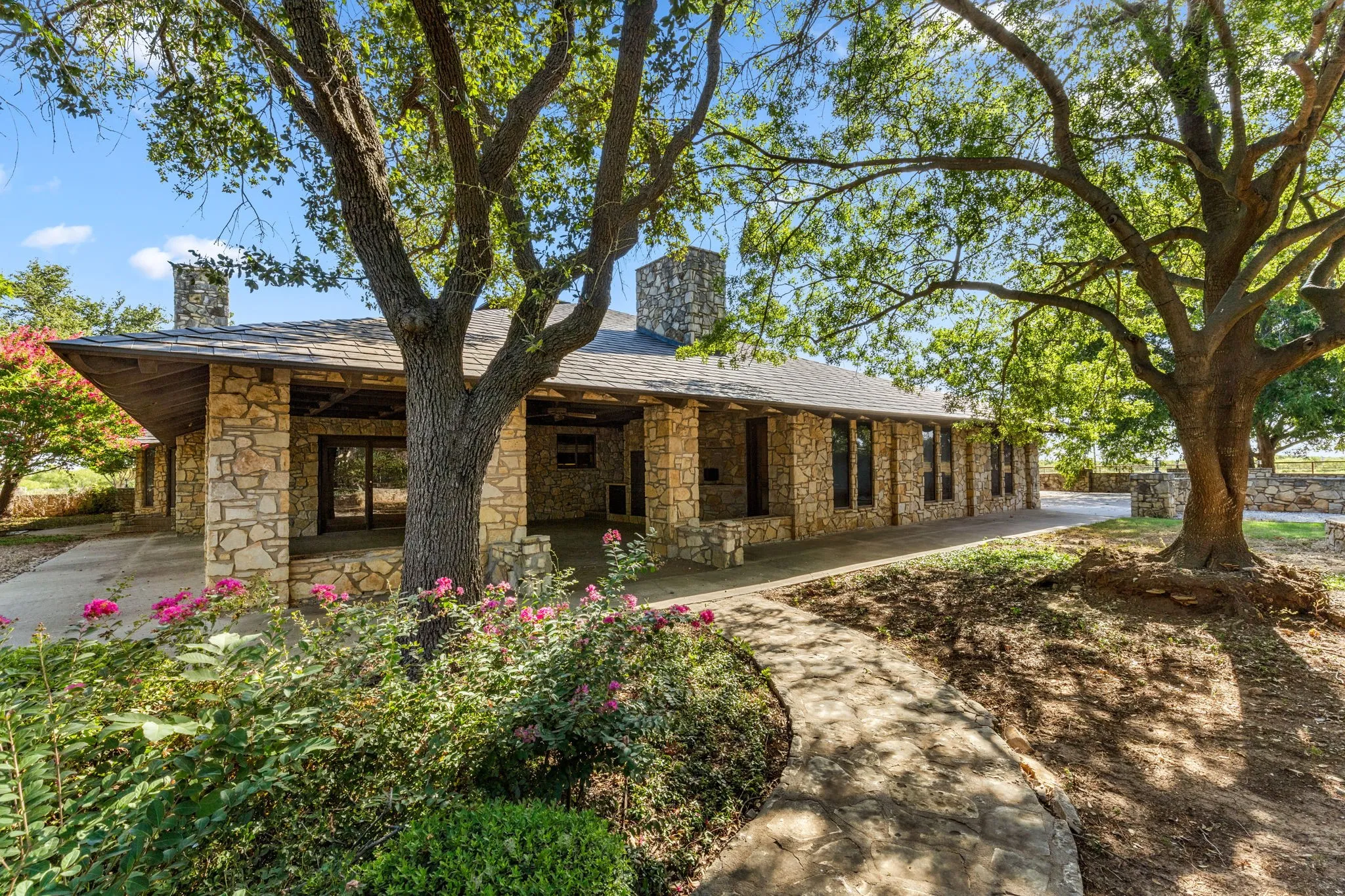 Single Family Residence For Sale in Archer County , 1602 Cedar Avenue, Megargel, Texas 76370, 4 Bedrooms, 5 Bathrooms, 8 Garage spaces, 5,413 Sqft, built in 1982, Price $595,000, mls#20939767, Real Estate Agent in Megargel, Homes For Sale in Archer county, Homes For Sale in Megargel, Realtor in Megargel Texas, Real Estate Brokerage Independent Realty Texas, Luminita Cordes Realtor
