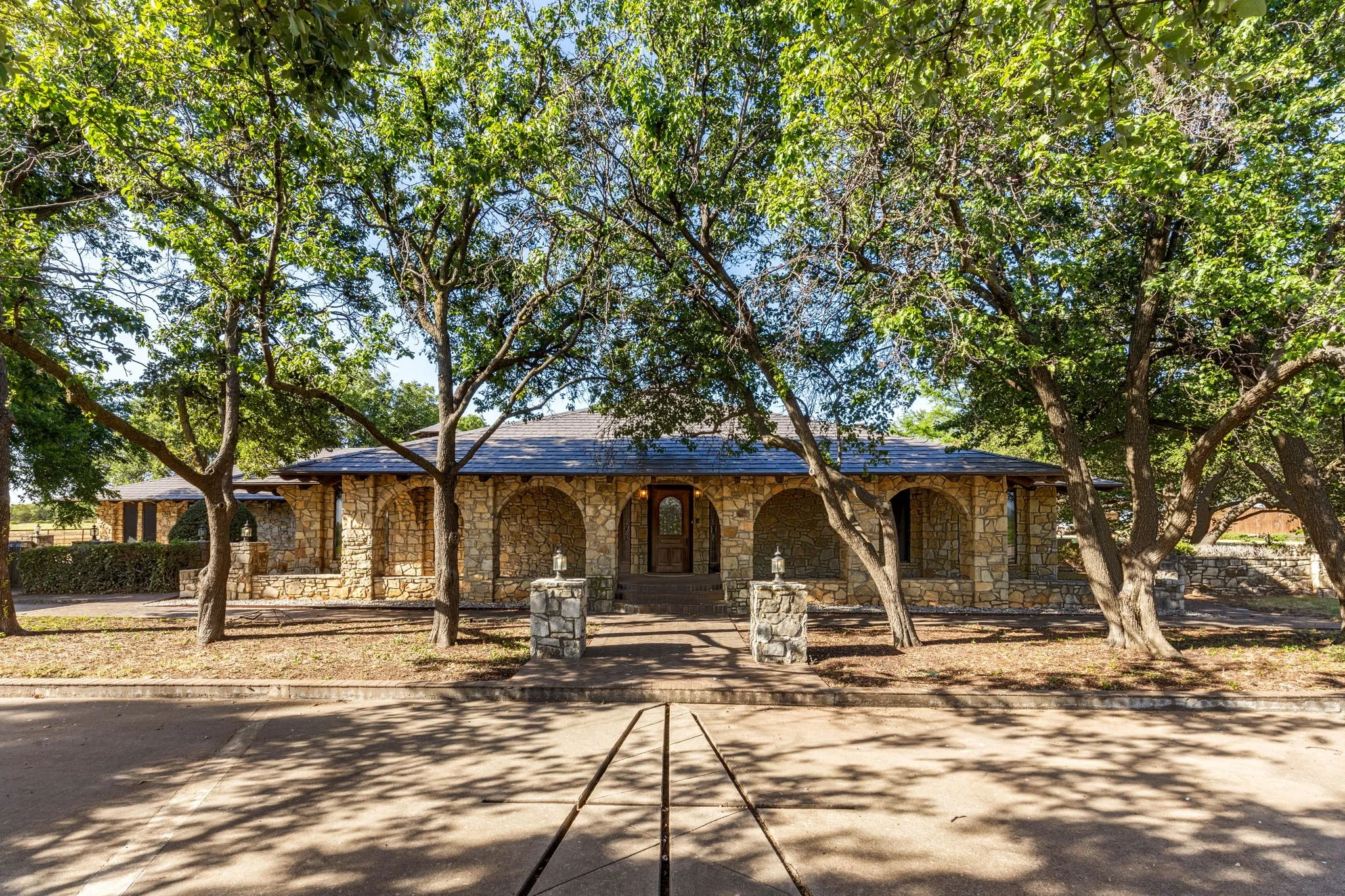 Single Family Residence For Sale in Archer County , 1602 Cedar Avenue, Megargel, Texas 76370, 4 Bedrooms, 5 Bathrooms, 8 Garage spaces, 5,413 Sqft, built in 1982, Price $595,000, mls#20939767, Real Estate Agent in Megargel, Homes For Sale in Archer county, Homes For Sale in Megargel, Realtor in Megargel Texas, Real Estate Brokerage Independent Realty Texas, Luminita Cordes Realtor
