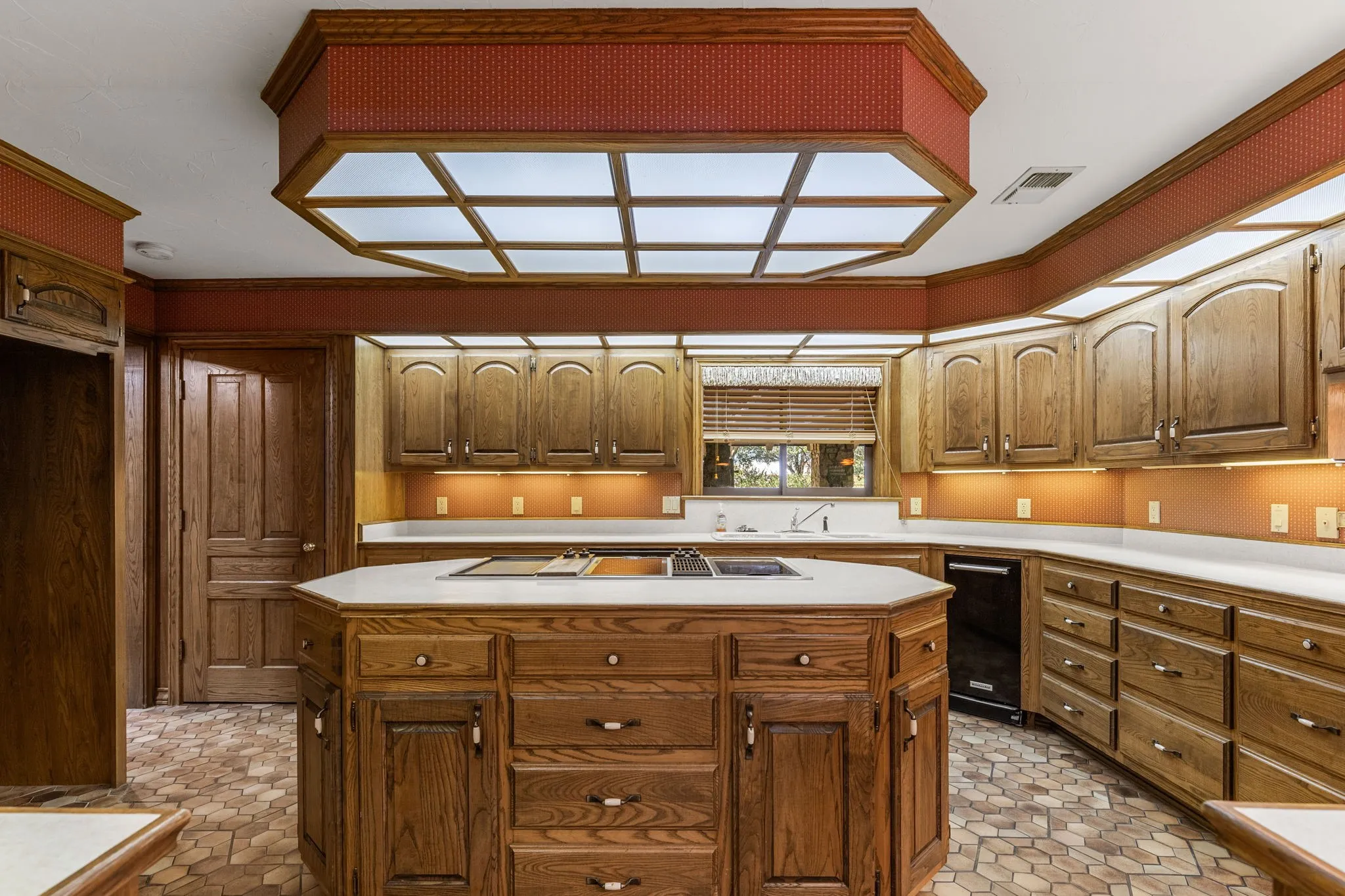 Single Family Residence For Sale in Archer County , 1602 Cedar Avenue, Megargel, Texas 76370, 4 Bedrooms, 5 Bathrooms, 8 Garage spaces, 5,413 Sqft, built in 1982, Price $595,000, mls#20939767, Real Estate Agent in Megargel, Homes For Sale in Archer county, Homes For Sale in Megargel, Realtor in Megargel Texas, Real Estate Brokerage Independent Realty Texas, Luminita Cordes Realtor