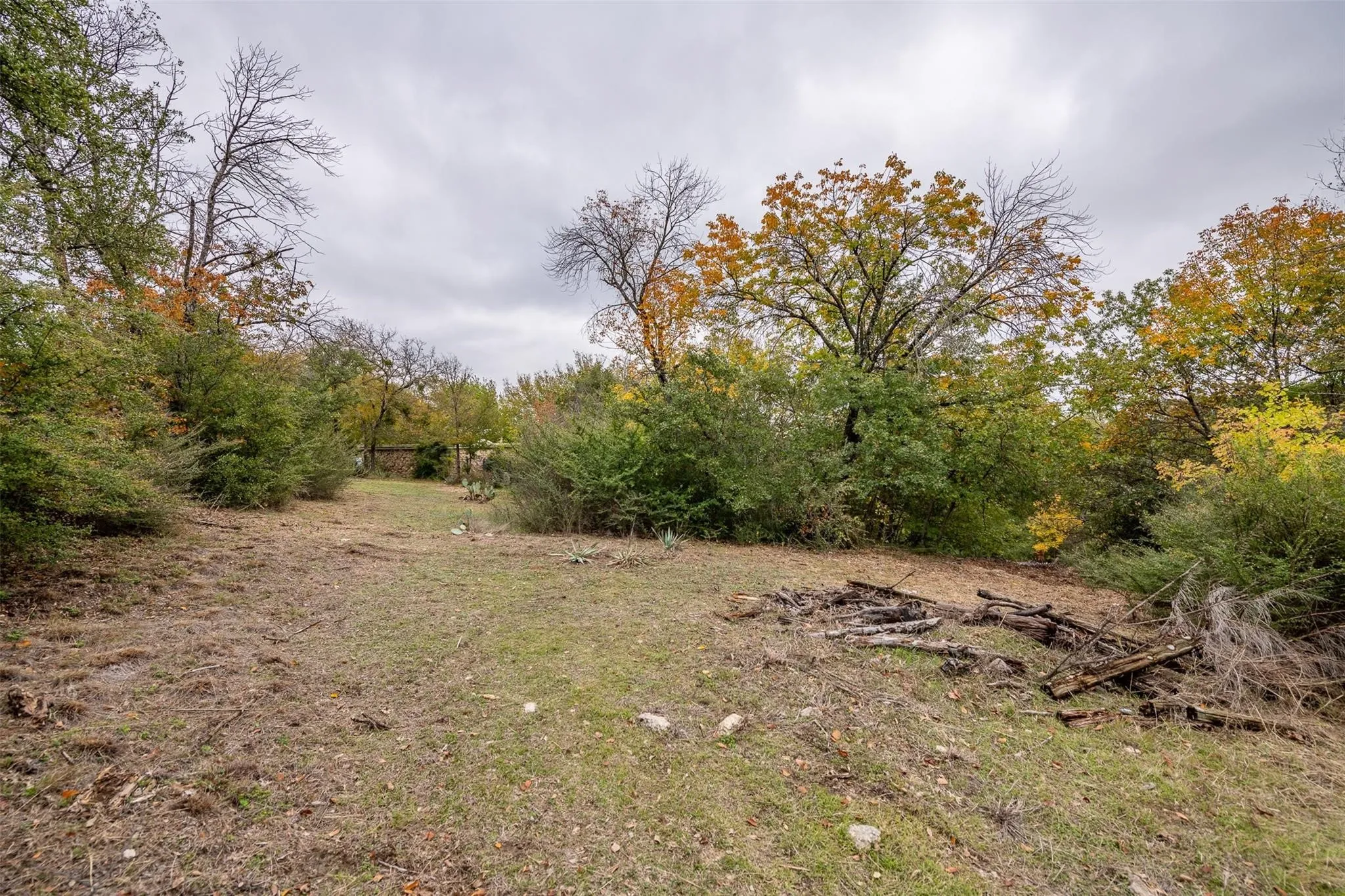 Unimproved Land For Sale in Tarrant County , 409 Rocky Ridge Terrace, Lakeside, Texas 76108, 0, 0, Garage spaces, 0 Sqft, built in 0, Price $125,000, mls#20940016, Real Estate Agent in Lakeside, Homes For Sale in Tarrant county, Homes For Sale in Lakeside, Realtor in Lakeside Texas, Real Estate Brokerage Independent Realty Texas, Luminita Cordes Realtor