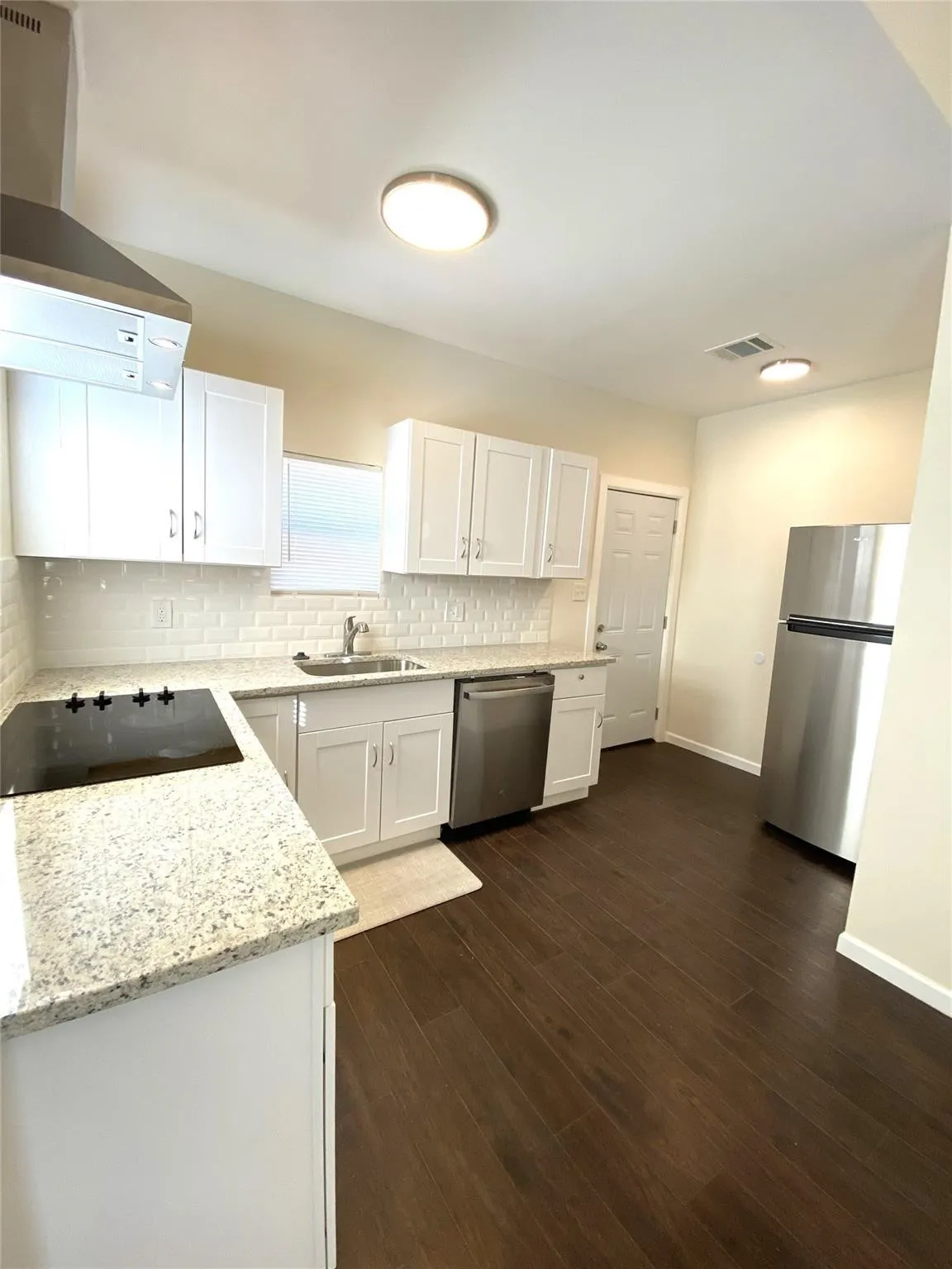 Apartment For Rent in Hunt County , 3112 Stonewall Street 1, Greenville, Texas 75401, 1 Bedroom, 1 Bathroom, Garage spaces, 760 Sqft, built in 1940, Preowned, Price $1,150, mls#20940152, Real Estate Agent in Greenville, Homes For Rent in Hunt county, Homes For Rent in Greenville, Realtor in Greenville Texas, Real Estate Brokerage Independent Realty Texas, Luminita Cordes Realtor