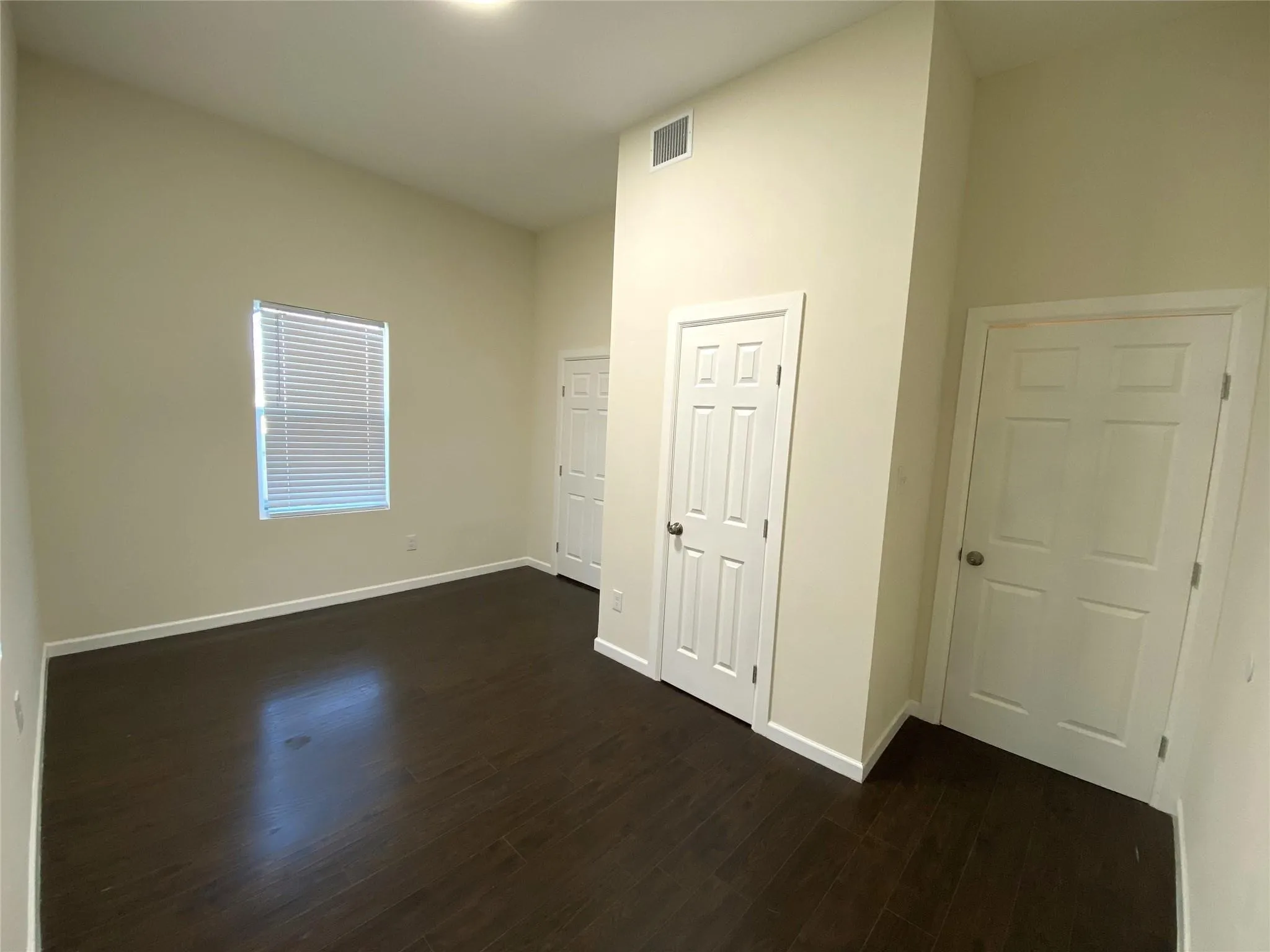 Apartment For Rent in Hunt County , 3112 Stonewall Street 1, Greenville, Texas 75401, 1 Bedroom, 1 Bathroom, Garage spaces, 760 Sqft, built in 1940, Preowned, Price $1,150, mls#20940152, Real Estate Agent in Greenville, Homes For Rent in Hunt county, Homes For Rent in Greenville, Realtor in Greenville Texas, Real Estate Brokerage Independent Realty Texas, Luminita Cordes Realtor