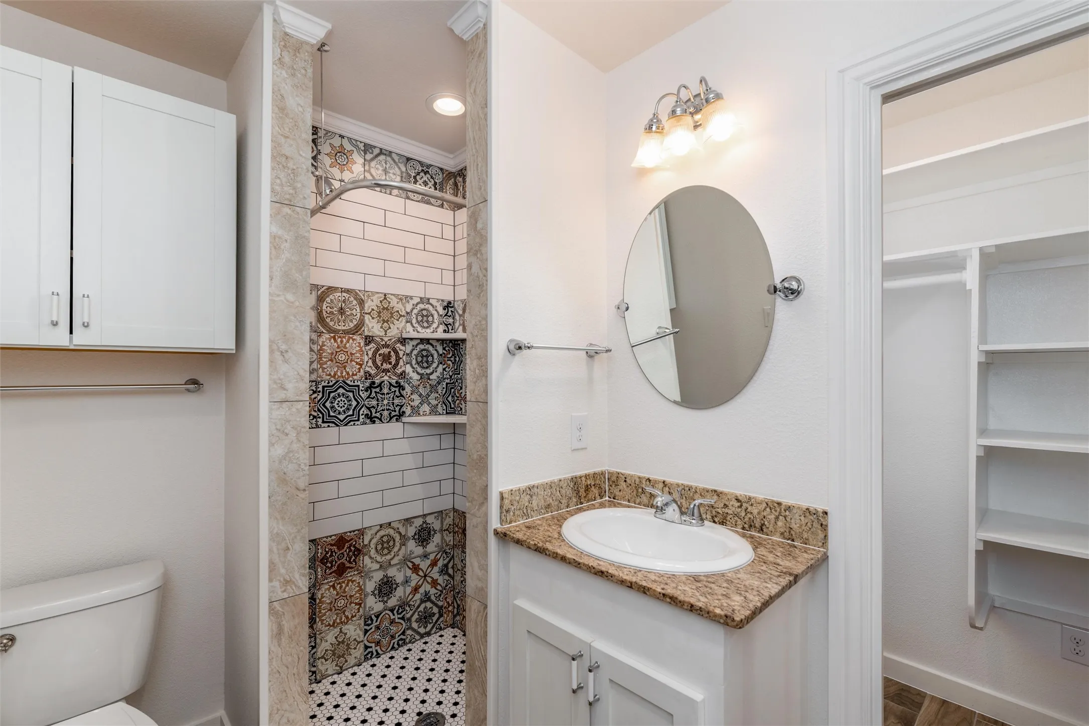 Single Family Residence For Sale in Collin County , 812 Baker Street, Mc Kinney, Texas 75069, 5 Bedroom, 8 Bathroom, 3 Garage spaces, 4,986 Sqft, built in 2015, Preowned, mls#20938086, Real Estate Agent in Mc Kinney, Homes For Sale in Collin county, Homes For Sale in Mc Kinney, Realtor in Mc Kinney Texas, Real Estate Brokerage Independent Realty Texas, Luminita Cordes Realtor