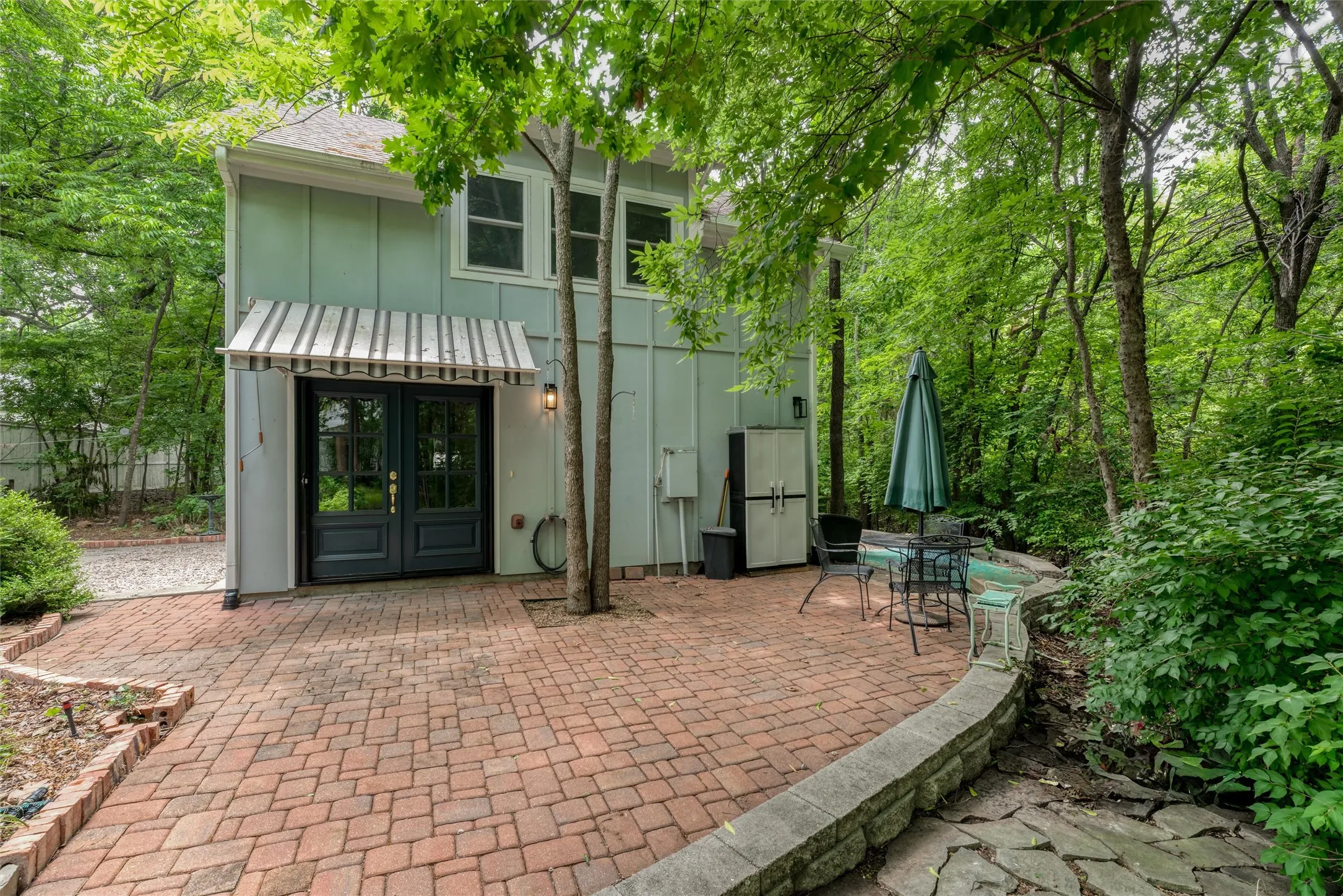Single Family Residence For Sale in Collin County , 812 Baker Street, Mc Kinney, Texas 75069, 5 Bedroom, 8 Bathroom, 3 Garage spaces, 4,986 Sqft, built in 2015, Preowned, mls#20938086, Real Estate Agent in Mc Kinney, Homes For Sale in Collin county, Homes For Sale in Mc Kinney, Realtor in Mc Kinney Texas, Real Estate Brokerage Independent Realty Texas, Luminita Cordes Realtor