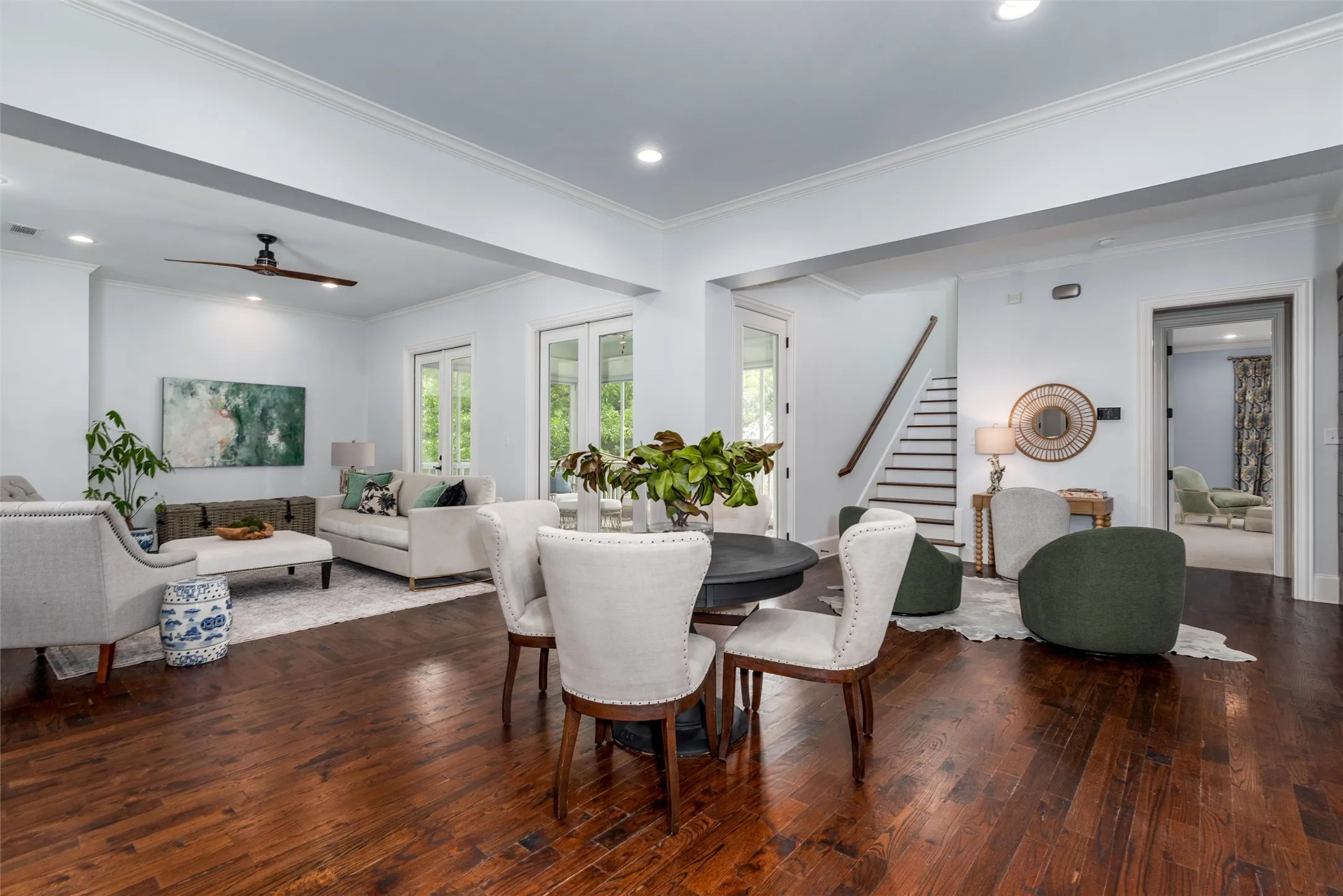 Single Family Residence For Sale in Collin County , 812 Baker Street, Mc Kinney, Texas 75069, 5 Bedroom, 8 Bathroom, 3 Garage spaces, 4,986 Sqft, built in 2015, Preowned, mls#20938086, Real Estate Agent in Mc Kinney, Homes For Sale in Collin county, Homes For Sale in Mc Kinney, Realtor in Mc Kinney Texas, Real Estate Brokerage Independent Realty Texas, Luminita Cordes Realtor