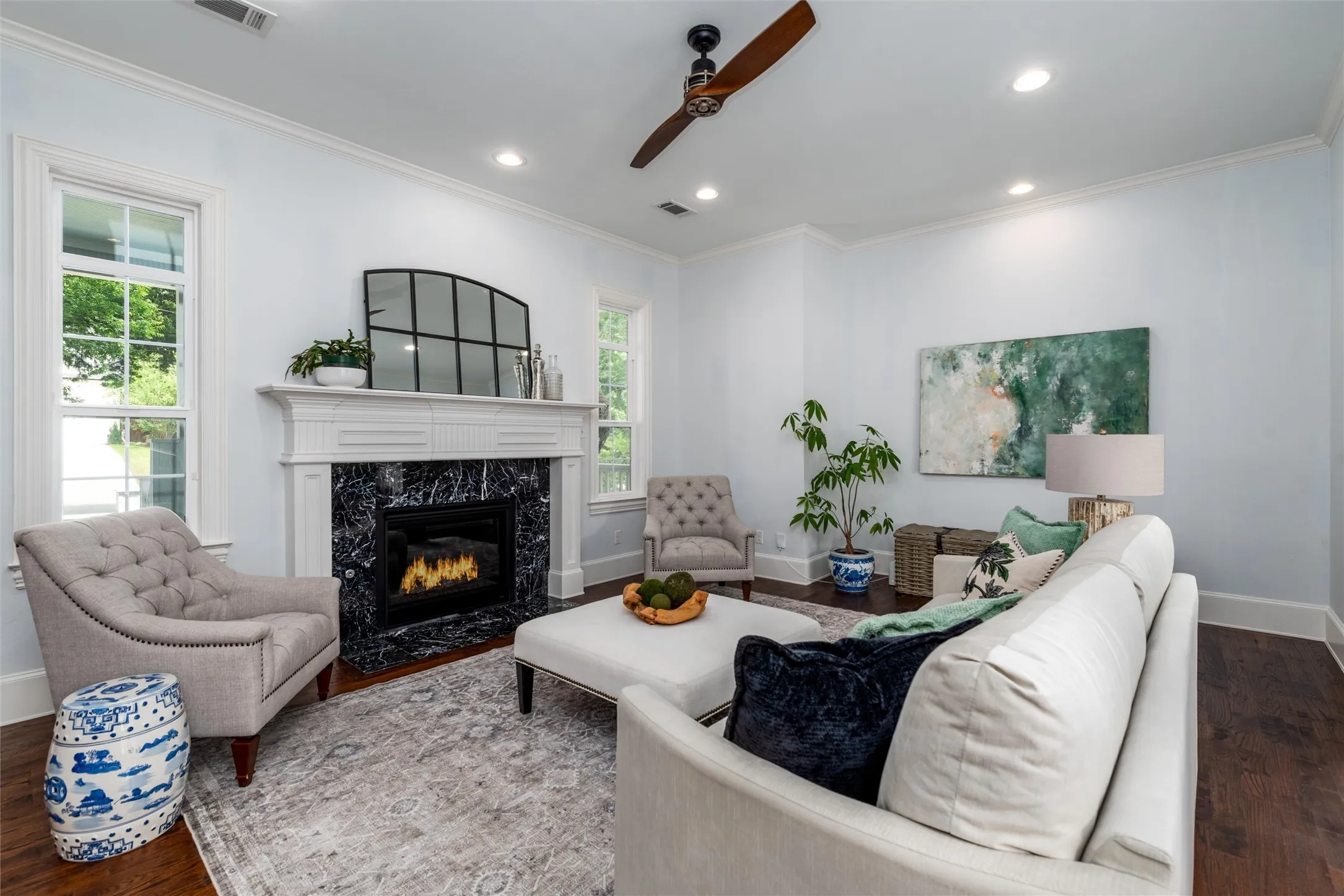 Single Family Residence For Sale in Collin County , 812 Baker Street, Mc Kinney, Texas 75069, 5 Bedroom, 8 Bathroom, 3 Garage spaces, 4,986 Sqft, built in 2015, Preowned, mls#20938086, Real Estate Agent in Mc Kinney, Homes For Sale in Collin county, Homes For Sale in Mc Kinney, Realtor in Mc Kinney Texas, Real Estate Brokerage Independent Realty Texas, Luminita Cordes Realtor