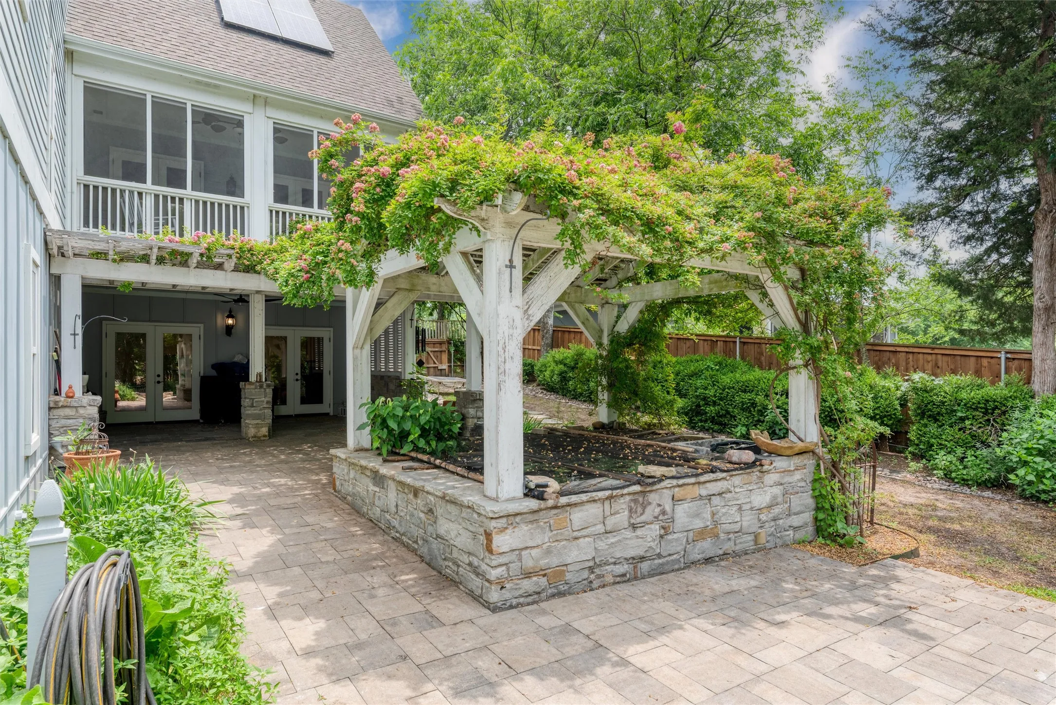 Single Family Residence For Sale in Collin County , 812 Baker Street, Mc Kinney, Texas 75069, 5 Bedroom, 8 Bathroom, 3 Garage spaces, 4,986 Sqft, built in 2015, Preowned, mls#20938086, Real Estate Agent in Mc Kinney, Homes For Sale in Collin county, Homes For Sale in Mc Kinney, Realtor in Mc Kinney Texas, Real Estate Brokerage Independent Realty Texas, Luminita Cordes Realtor