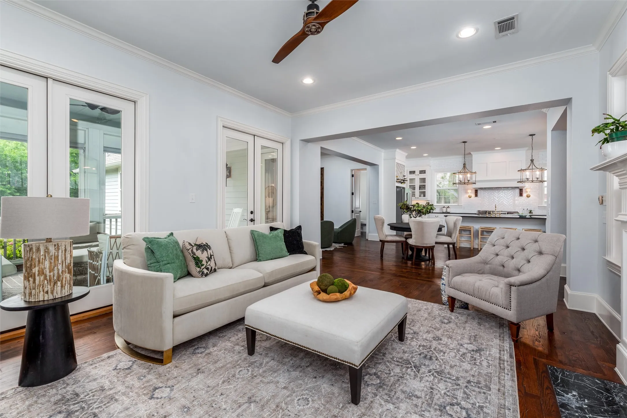 Single Family Residence For Sale in Collin County , 812 Baker Street, Mc Kinney, Texas 75069, 5 Bedroom, 8 Bathroom, 3 Garage spaces, 4,986 Sqft, built in 2015, Preowned, mls#20938086, Real Estate Agent in Mc Kinney, Homes For Sale in Collin county, Homes For Sale in Mc Kinney, Realtor in Mc Kinney Texas, Real Estate Brokerage Independent Realty Texas, Luminita Cordes Realtor