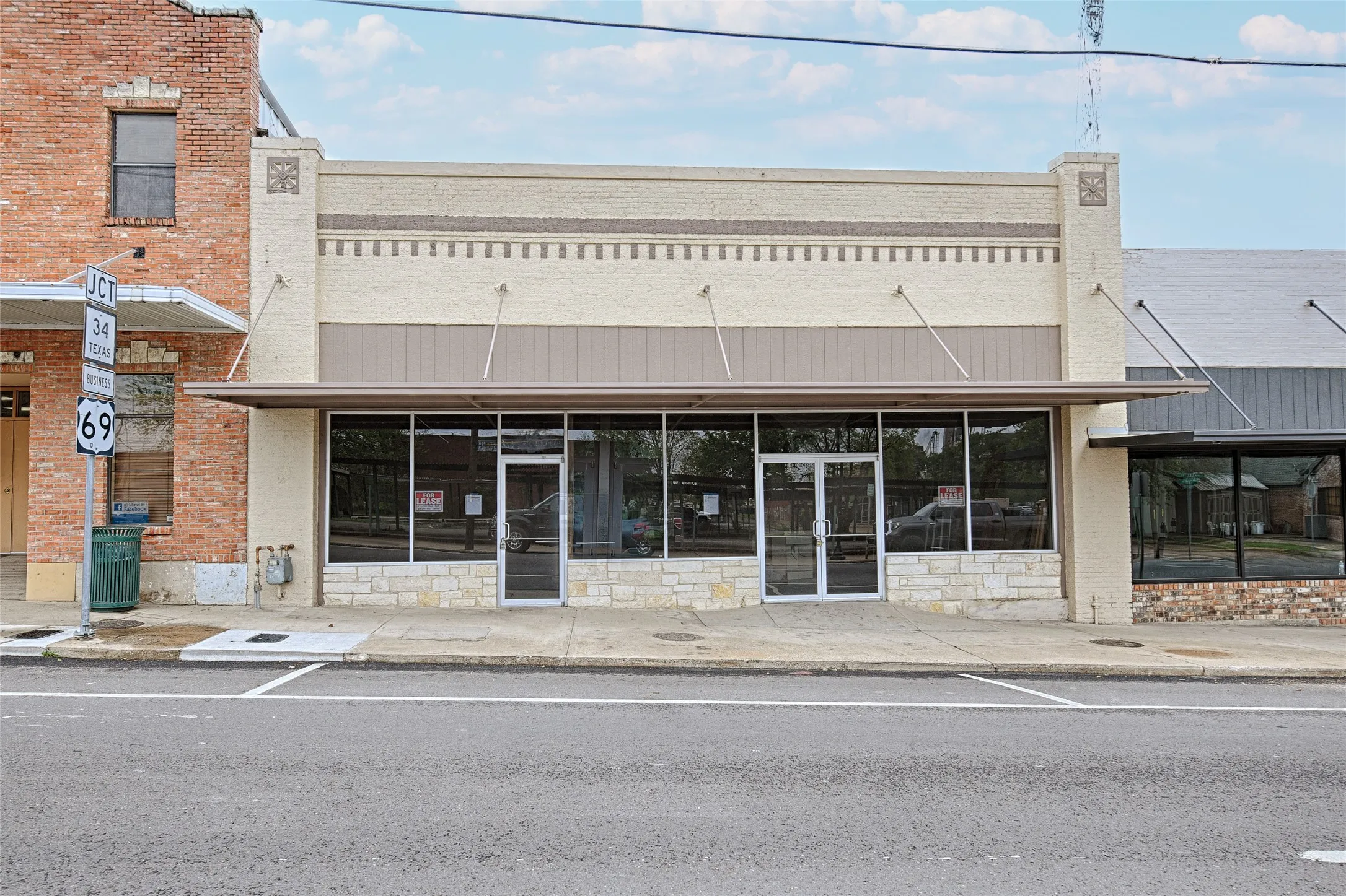 Business For Rent in Hunt County , 2308 Lee Street, Greenville, Texas 75401, 0, 0, Garage spaces, 0 Sqft, built in 1920, Preowned, mls#20940766, Real Estate Agent in Greenville, Homes For Rent in Hunt county, Homes For Rent in Greenville, Realtor in Greenville Texas, Real Estate Brokerage Independent Realty Texas, Luminita Cordes Realtor