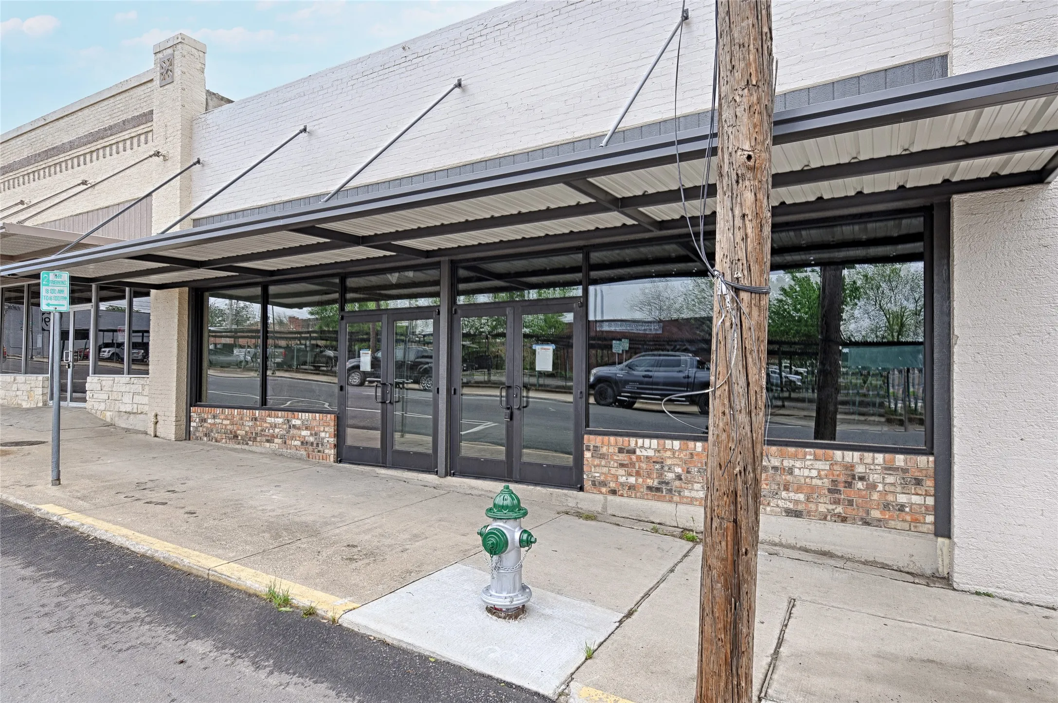 Business For Rent in Hunt County , 2302 Lee Street, Greenville, Texas 75401, 0, 0, Garage spaces, 0 Sqft, built in 1920, Preowned, mls#20940768, Real Estate Agent in Greenville, Homes For Rent in Hunt county, Homes For Rent in Greenville, Realtor in Greenville Texas, Real Estate Brokerage Independent Realty Texas, Luminita Cordes Realtor