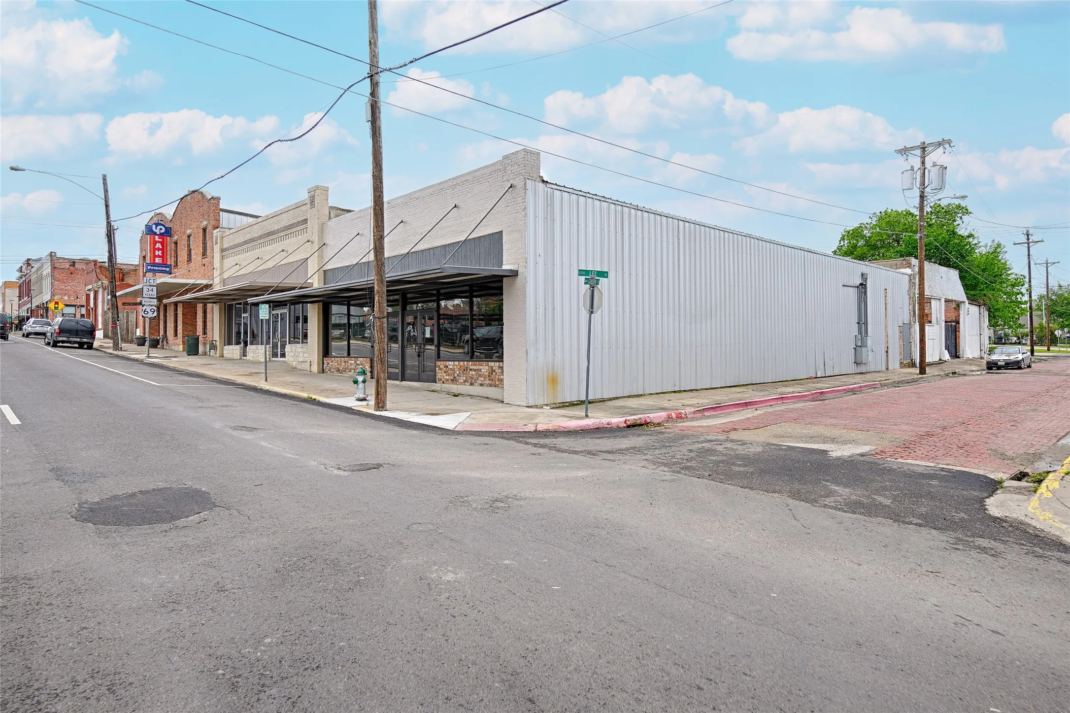 Business For Rent in Hunt County , 2302 Lee Street, Greenville, Texas 75401, 0, 0, Garage spaces, 0 Sqft, built in 1920, Preowned, mls#20940768, Real Estate Agent in Greenville, Homes For Rent in Hunt county, Homes For Rent in Greenville, Realtor in Greenville Texas, Real Estate Brokerage Independent Realty Texas, Luminita Cordes Realtor