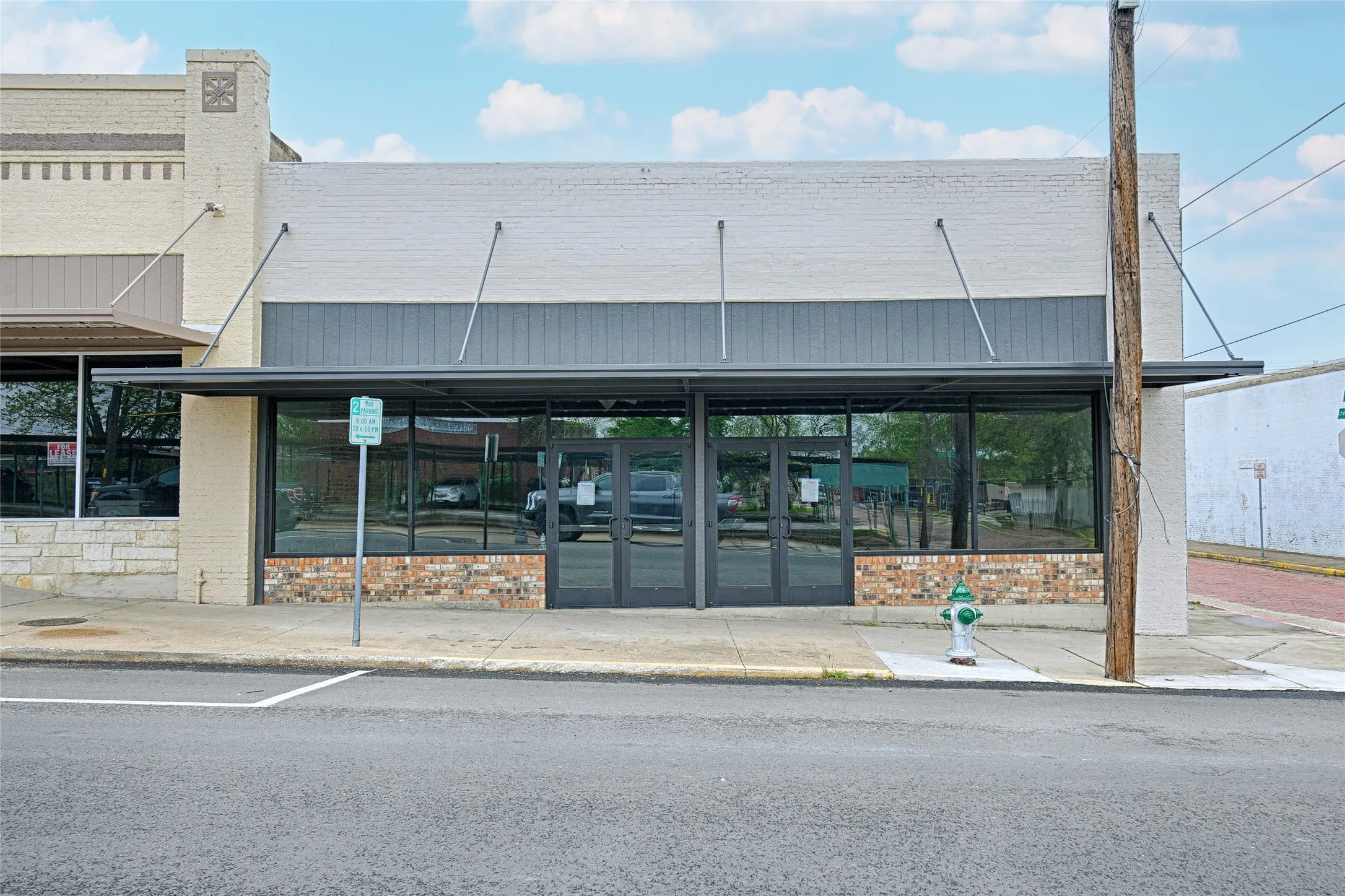 Business For Rent in Hunt County , 2302 Lee Street, Greenville, Texas 75401, 0, 0, Garage spaces, 0 Sqft, built in 1920, Preowned, mls#20940768, Real Estate Agent in Greenville, Homes For Rent in Hunt county, Homes For Rent in Greenville, Realtor in Greenville Texas, Real Estate Brokerage Independent Realty Texas, Luminita Cordes Realtor