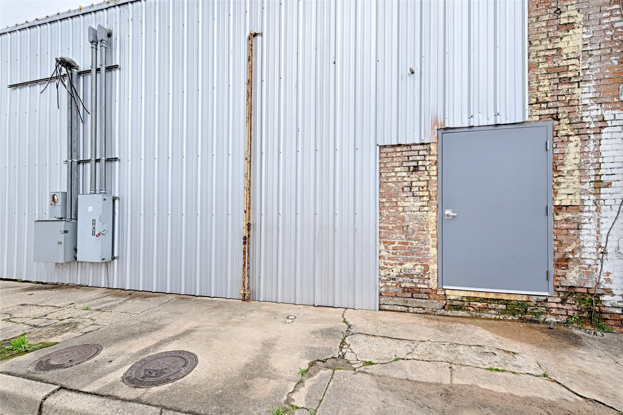 Business For Rent in Hunt County , 2302 Lee Street, Greenville, Texas 75401, 0, 0, Garage spaces, 0 Sqft, built in 1920, Preowned, mls#20940768, Real Estate Agent in Greenville, Homes For Rent in Hunt county, Homes For Rent in Greenville, Realtor in Greenville Texas, Real Estate Brokerage Independent Realty Texas, Luminita Cordes Realtor
