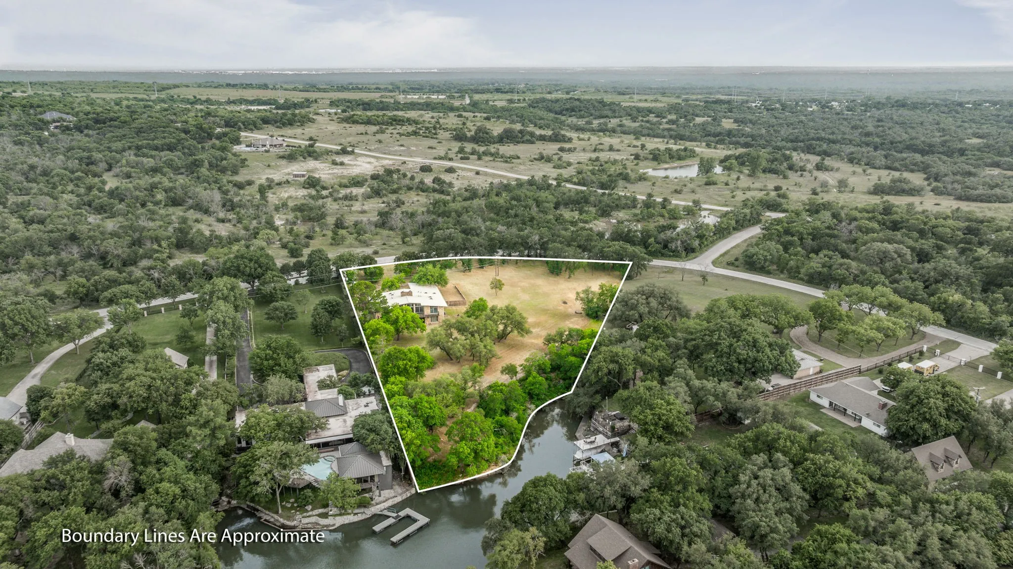 Single Family Residence For Sale in Tarrant County , 4208 Shore Front Drive, Fort Worth, Texas 76135, 4 Bedroom, 4 Bathroom, 3 Garage spaces, 4,930 Sqft, built in 1965, mls#20939107, Real Estate Agent in Fort Worth, Homes For Sale in Tarrant county, Homes For Sale in Fort Worth, Realtor in Fort Worth Texas, Real Estate Brokerage Independent Realty Texas, Luminita Cordes Realtor