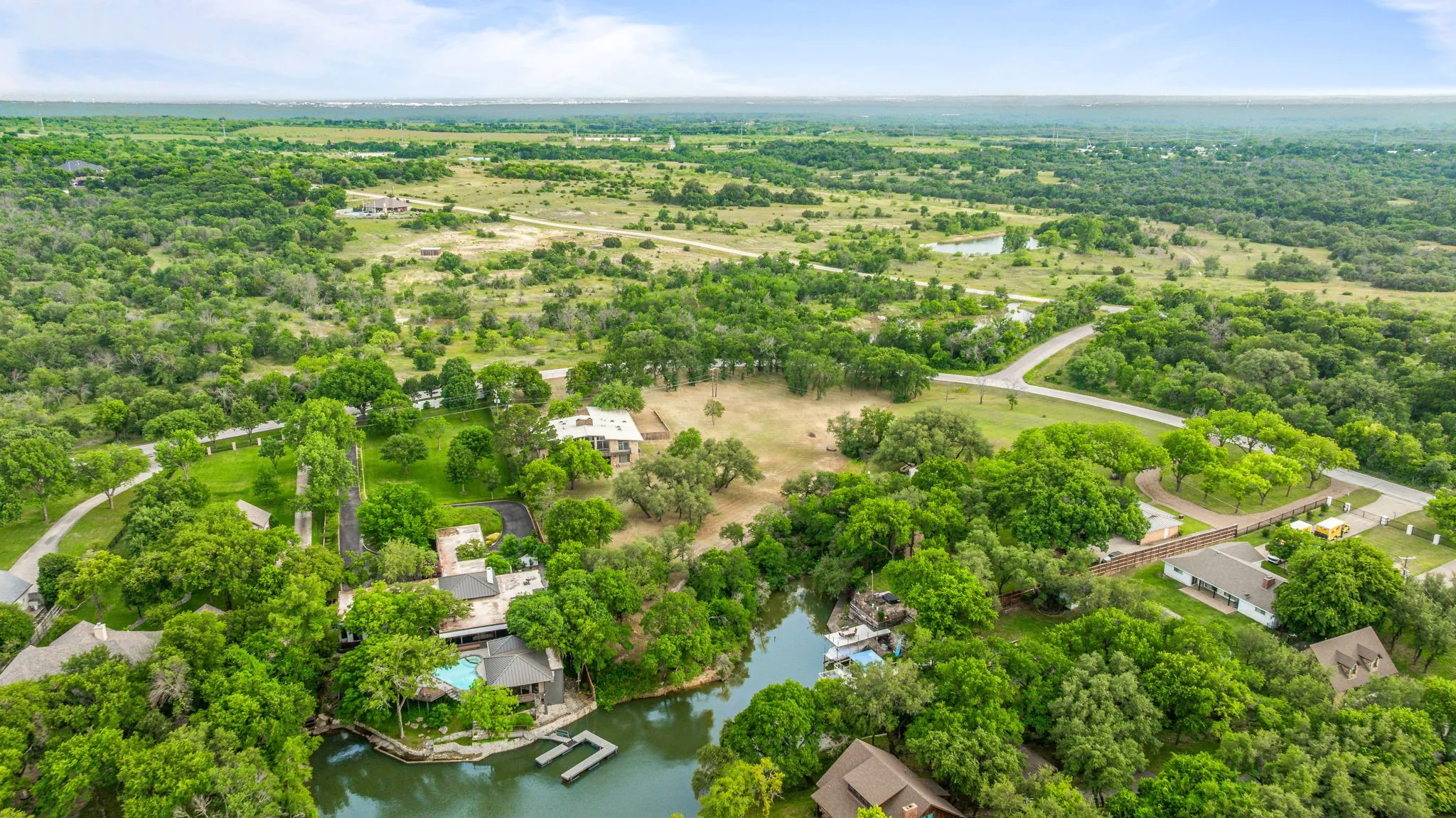 Single Family Residence For Sale in Tarrant County , 4208 Shore Front Drive, Fort Worth, Texas 76135, 4 Bedroom, 4 Bathroom, 3 Garage spaces, 4,930 Sqft, built in 1965, mls#20939107, Real Estate Agent in Fort Worth, Homes For Sale in Tarrant county, Homes For Sale in Fort Worth, Realtor in Fort Worth Texas, Real Estate Brokerage Independent Realty Texas, Luminita Cordes Realtor