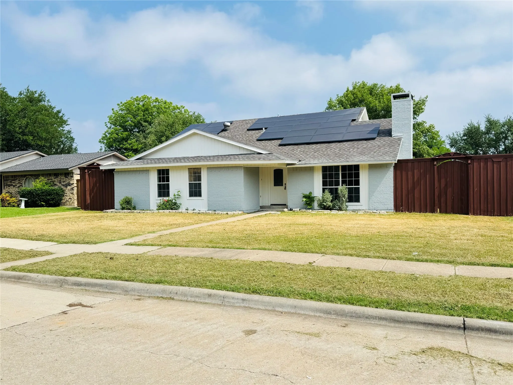 Single Family Residence For Sale in Collin County , 3317 Claymore Drive, Plano, Texas 75075, 5 Bedroom, 3 Bathroom, 2 Garage spaces, 1,944 Sqft, built in 1972, Preowned, mls#20941199, Real Estate Agent in Plano, Homes For Sale in Collin county, Homes For Sale in Plano, Realtor in Plano Texas, Real Estate Brokerage Independent Realty Texas, Luminita Cordes Realtor