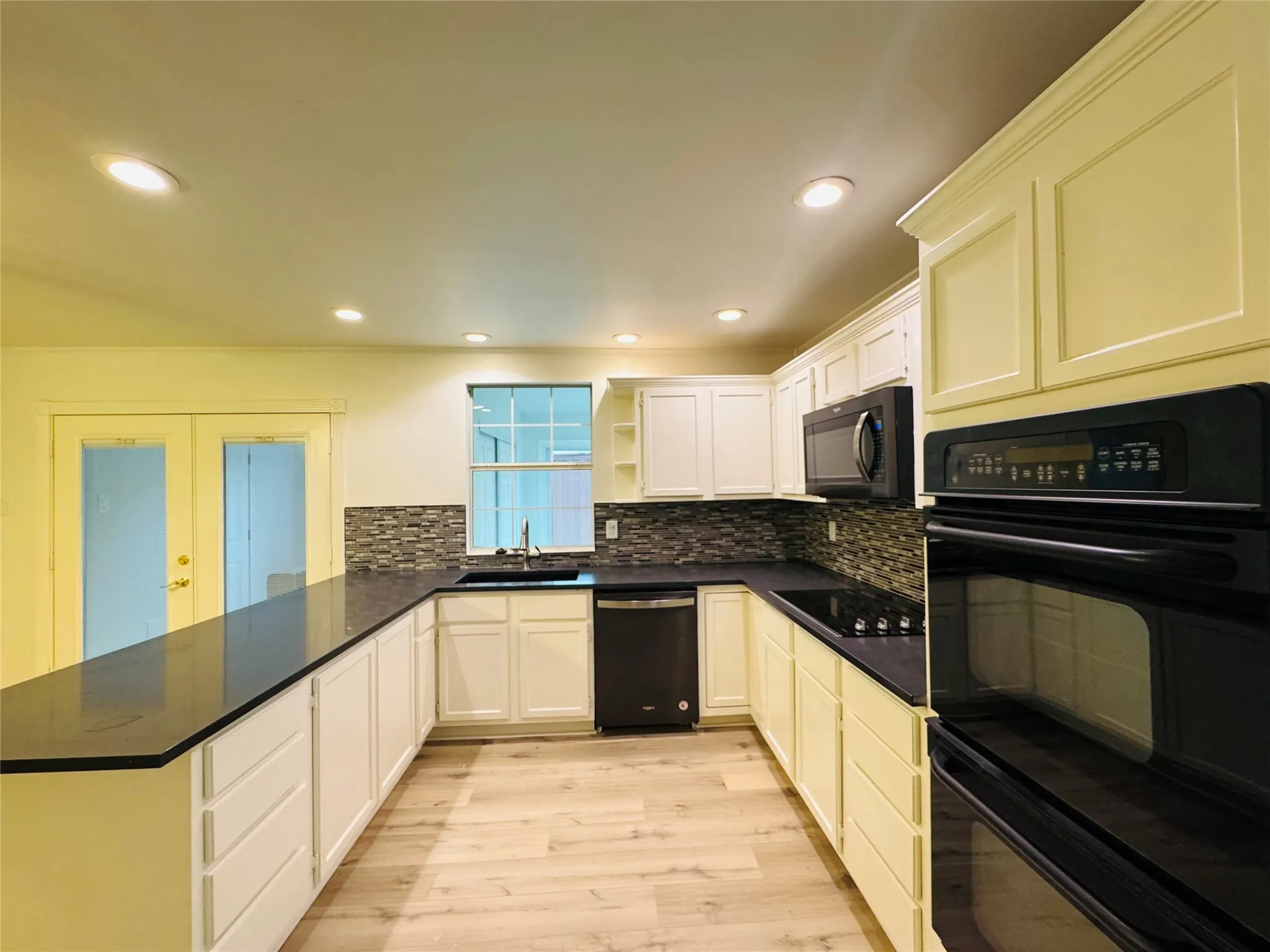 Single Family Residence For Sale in Collin County , 3317 Claymore Drive, Plano, Texas 75075, 5 Bedroom, 3 Bathroom, 2 Garage spaces, 1,944 Sqft, built in 1972, Preowned, mls#20941199, Real Estate Agent in Plano, Homes For Sale in Collin county, Homes For Sale in Plano, Realtor in Plano Texas, Real Estate Brokerage Independent Realty Texas, Luminita Cordes Realtor