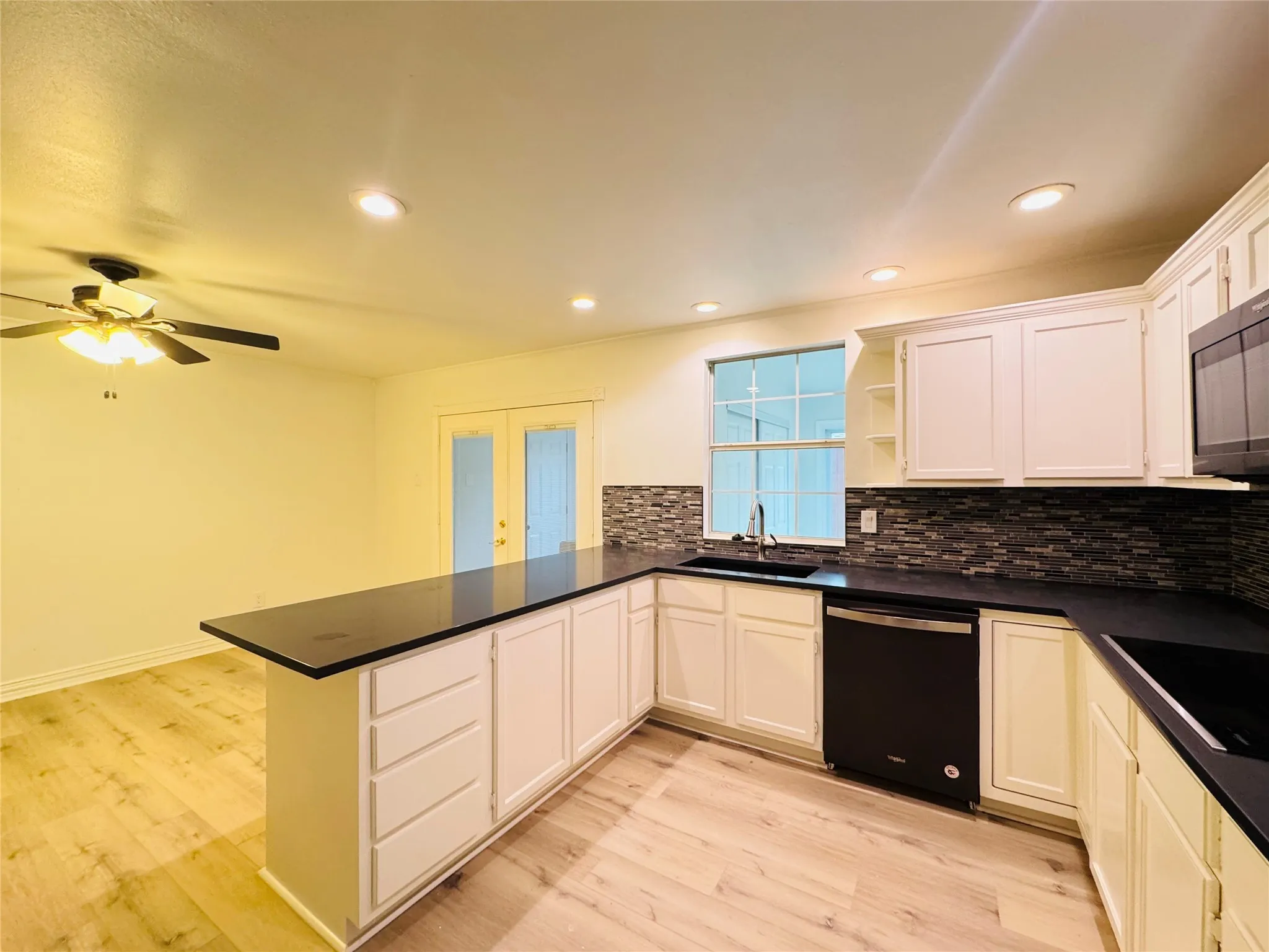 Single Family Residence For Sale in Collin County , 3317 Claymore Drive, Plano, Texas 75075, 5 Bedroom, 3 Bathroom, 2 Garage spaces, 1,944 Sqft, built in 1972, Preowned, mls#20941199, Real Estate Agent in Plano, Homes For Sale in Collin county, Homes For Sale in Plano, Realtor in Plano Texas, Real Estate Brokerage Independent Realty Texas, Luminita Cordes Realtor