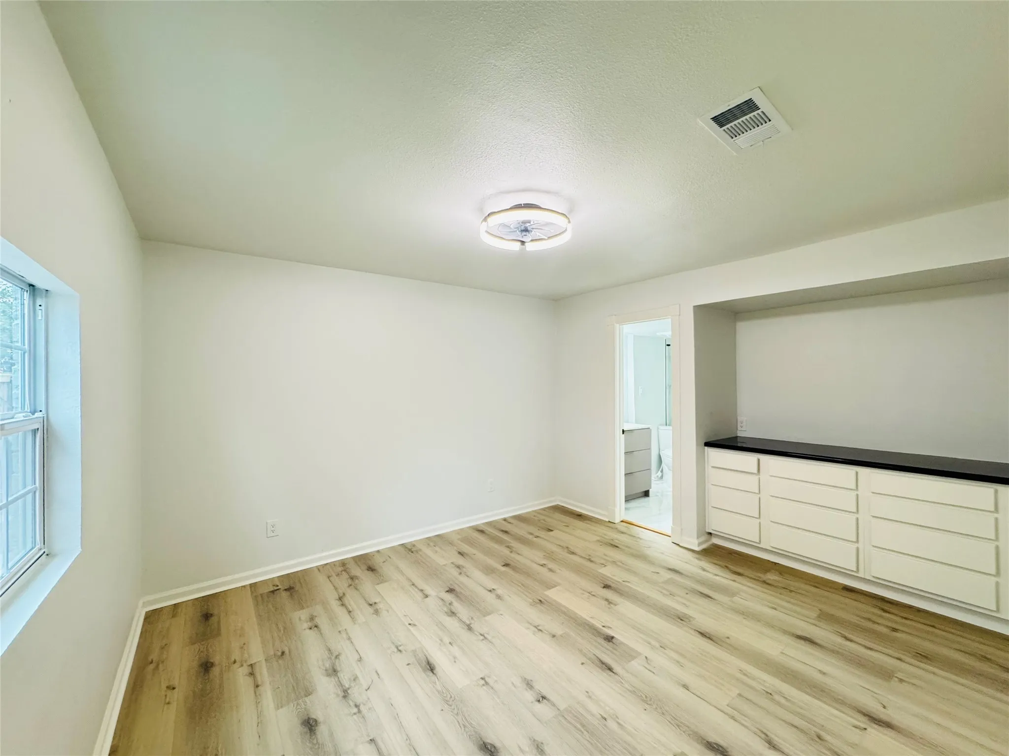 Single Family Residence For Sale in Collin County , 3317 Claymore Drive, Plano, Texas 75075, 5 Bedroom, 3 Bathroom, 2 Garage spaces, 1,944 Sqft, built in 1972, Preowned, mls#20941199, Real Estate Agent in Plano, Homes For Sale in Collin county, Homes For Sale in Plano, Realtor in Plano Texas, Real Estate Brokerage Independent Realty Texas, Luminita Cordes Realtor