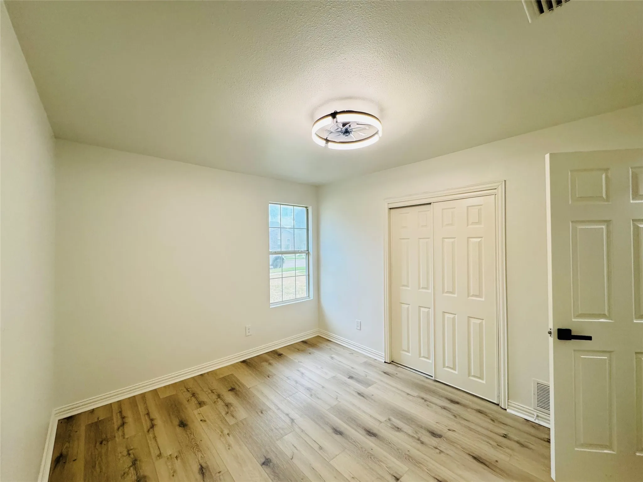 Single Family Residence For Sale in Collin County , 3317 Claymore Drive, Plano, Texas 75075, 5 Bedroom, 3 Bathroom, 2 Garage spaces, 1,944 Sqft, built in 1972, Preowned, mls#20941199, Real Estate Agent in Plano, Homes For Sale in Collin county, Homes For Sale in Plano, Realtor in Plano Texas, Real Estate Brokerage Independent Realty Texas, Luminita Cordes Realtor