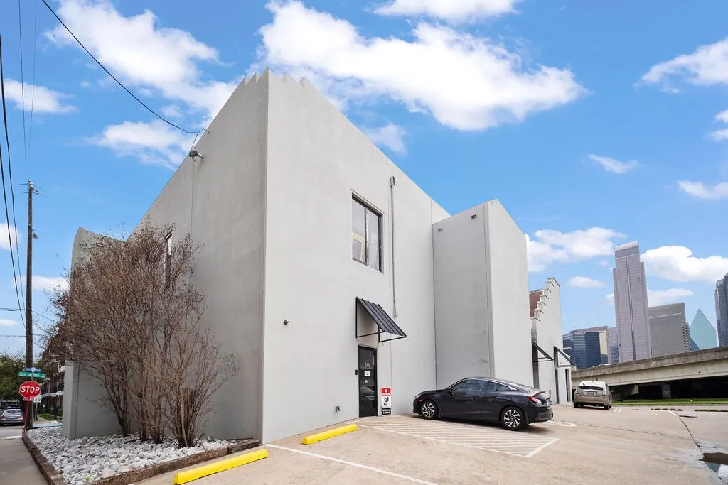 Office For Sale in Dallas County , 2909 San Jacinto, Dallas, Texas 75204, 0, 0, Garage spaces, 0 Sqft, built in 1940, Preowned, mls#20941253, Real Estate Agent in Dallas, Homes For Sale in Dallas county, Homes For Sale in Dallas, Realtor in Dallas Texas, Real Estate Brokerage Independent Realty Texas, Luminita Cordes Realtor