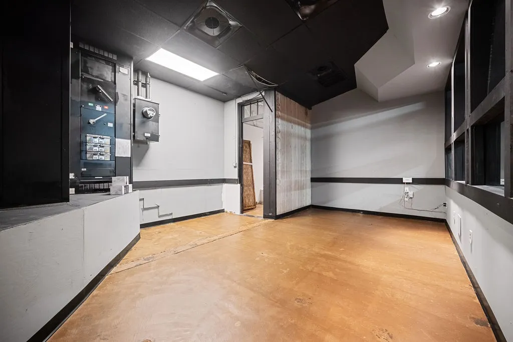 Office For Sale in Dallas County , 2909 San Jacinto, Dallas, Texas 75204, 0, 0, Garage spaces, 0 Sqft, built in 1940, Preowned, mls#20941253, Real Estate Agent in Dallas, Homes For Sale in Dallas county, Homes For Sale in Dallas, Realtor in Dallas Texas, Real Estate Brokerage Independent Realty Texas, Luminita Cordes Realtor