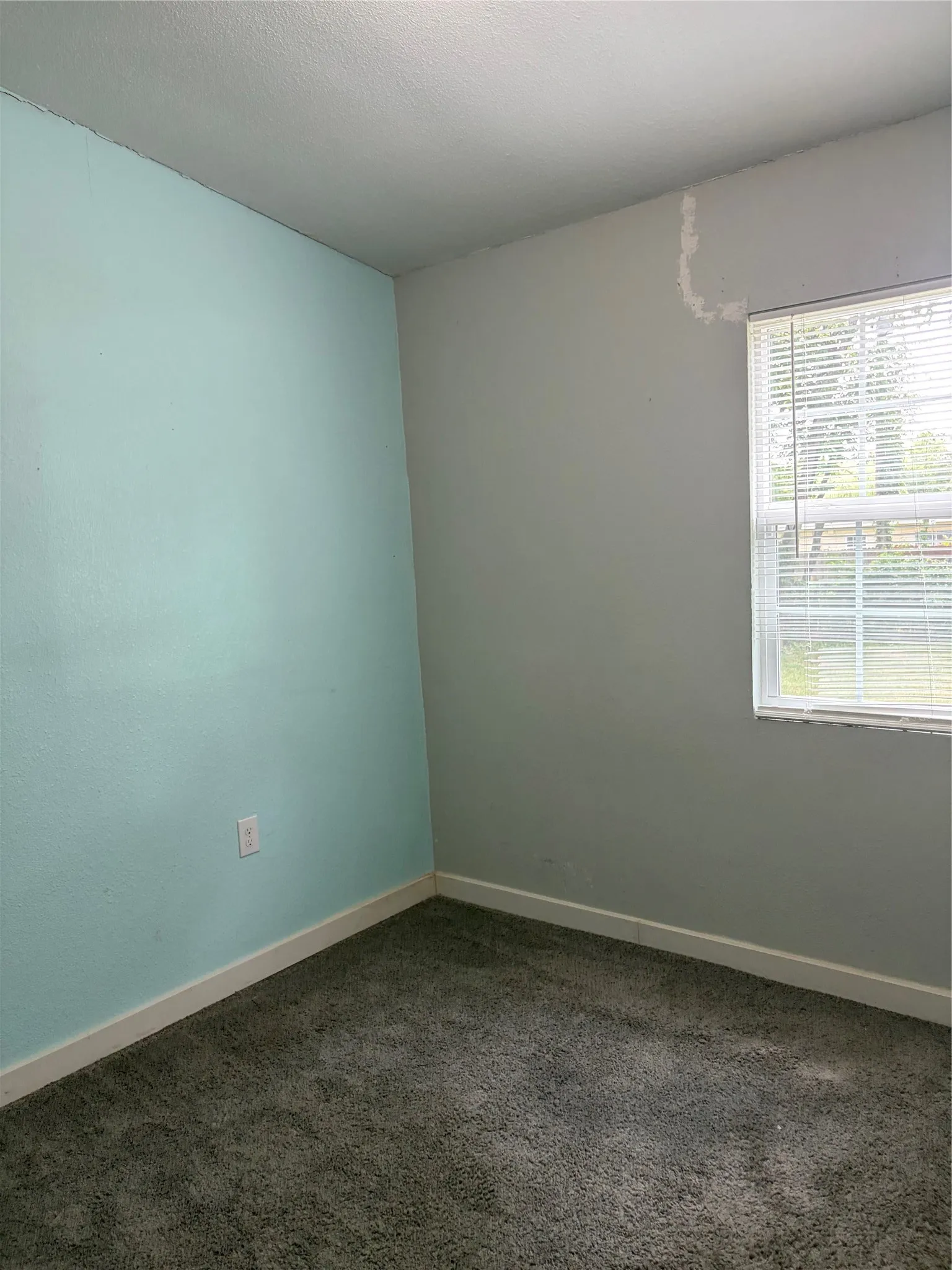 Single Family Residence For Sale in Dallas County , 801 Grande Drive, Mesquite, Texas 75149, 3 Bedroom, 2 Bathroom, Garage spaces, 1,309 Sqft, built in 1955, mls#20941733, Real Estate Agent in Mesquite, Homes For Sale in Dallas county, Homes For Sale in Mesquite, Realtor in Mesquite Texas, Real Estate Brokerage Independent Realty Texas, Luminita Cordes Realtor