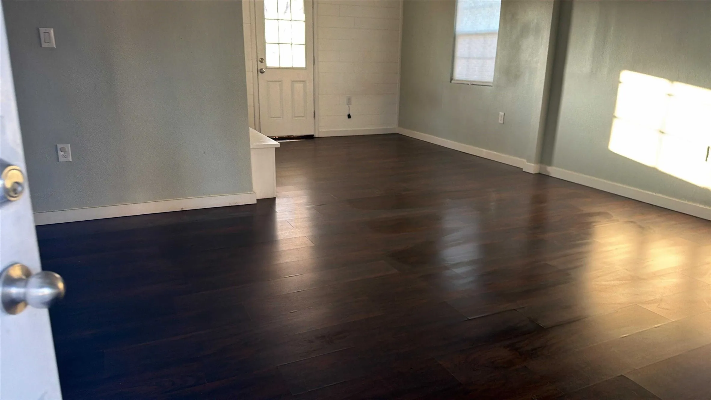 Single Family Residence For Sale in Dallas County , 801 Grande Drive, Mesquite, Texas 75149, 3 Bedroom, 2 Bathroom, Garage spaces, 1,309 Sqft, built in 1955, mls#20941733, Real Estate Agent in Mesquite, Homes For Sale in Dallas county, Homes For Sale in Mesquite, Realtor in Mesquite Texas, Real Estate Brokerage Independent Realty Texas, Luminita Cordes Realtor