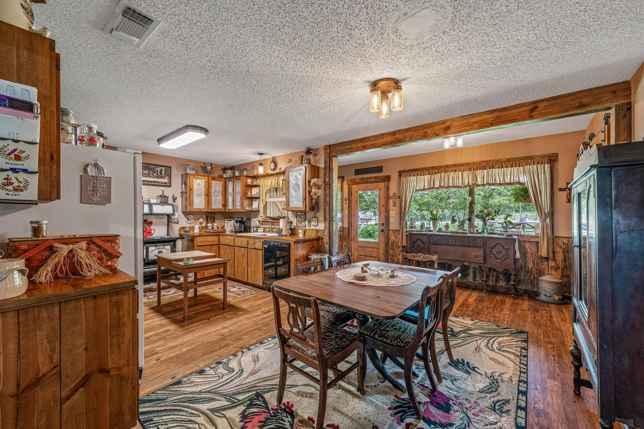 Farm For Sale in Erath County , 493 Private Road 1673, Stephenville, Texas 76401, 3 Bedrooms, 3 Bathrooms, Garage spaces, 2,230 Sqft, built in 1997, Price $789,000, mls#20941284, Real Estate Agent in Stephenville, Homes For Sale in Erath county, Homes For Sale in Stephenville, Realtor in Stephenville Texas, Real Estate Brokerage Independent Realty Texas, Luminita Cordes Realtor