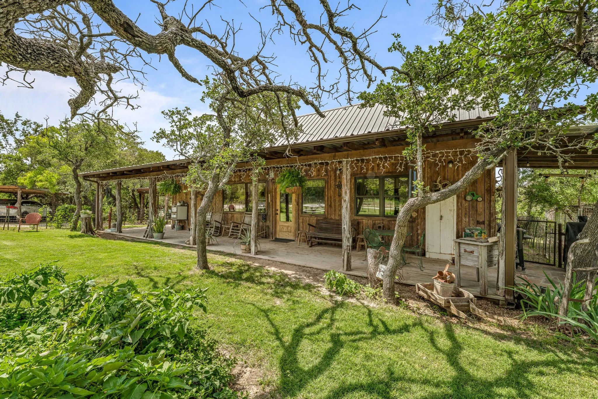Farm For Sale in Erath County , 493 Private Road 1673, Stephenville, Texas 76401, 3 Bedrooms, 3 Bathrooms, Garage spaces, 2,230 Sqft, built in 1997, Price $789,000, mls#20941284, Real Estate Agent in Stephenville, Homes For Sale in Erath county, Homes For Sale in Stephenville, Realtor in Stephenville Texas, Real Estate Brokerage Independent Realty Texas, Luminita Cordes Realtor
