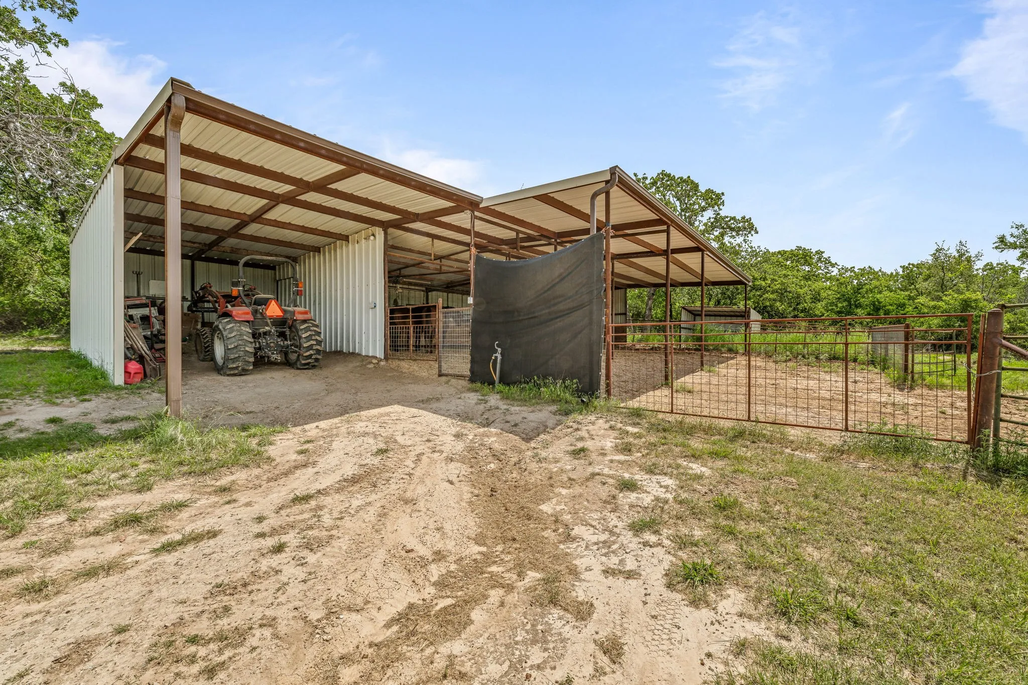 Farm For Sale in Erath County , 493 Private Road 1673, Stephenville, Texas 76401, 3 Bedrooms, 3 Bathrooms, Garage spaces, 2,230 Sqft, built in 1997, Price $789,000, mls#20941284, Real Estate Agent in Stephenville, Homes For Sale in Erath county, Homes For Sale in Stephenville, Realtor in Stephenville Texas, Real Estate Brokerage Independent Realty Texas, Luminita Cordes Realtor