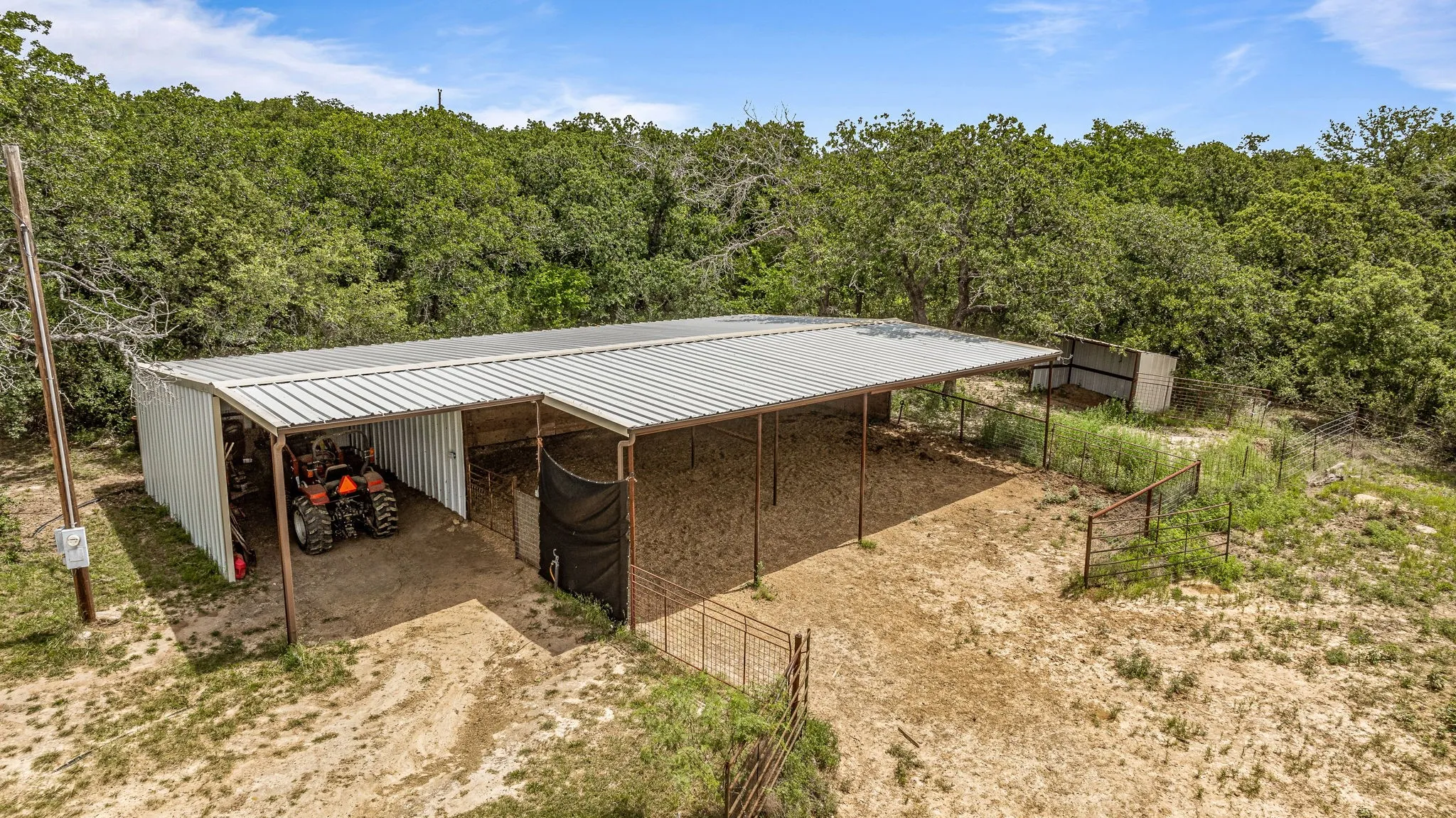 Farm For Sale in Erath County , 493 Private Road 1673, Stephenville, Texas 76401, 3 Bedrooms, 3 Bathrooms, Garage spaces, 2,230 Sqft, built in 1997, Price $789,000, mls#20941284, Real Estate Agent in Stephenville, Homes For Sale in Erath county, Homes For Sale in Stephenville, Realtor in Stephenville Texas, Real Estate Brokerage Independent Realty Texas, Luminita Cordes Realtor