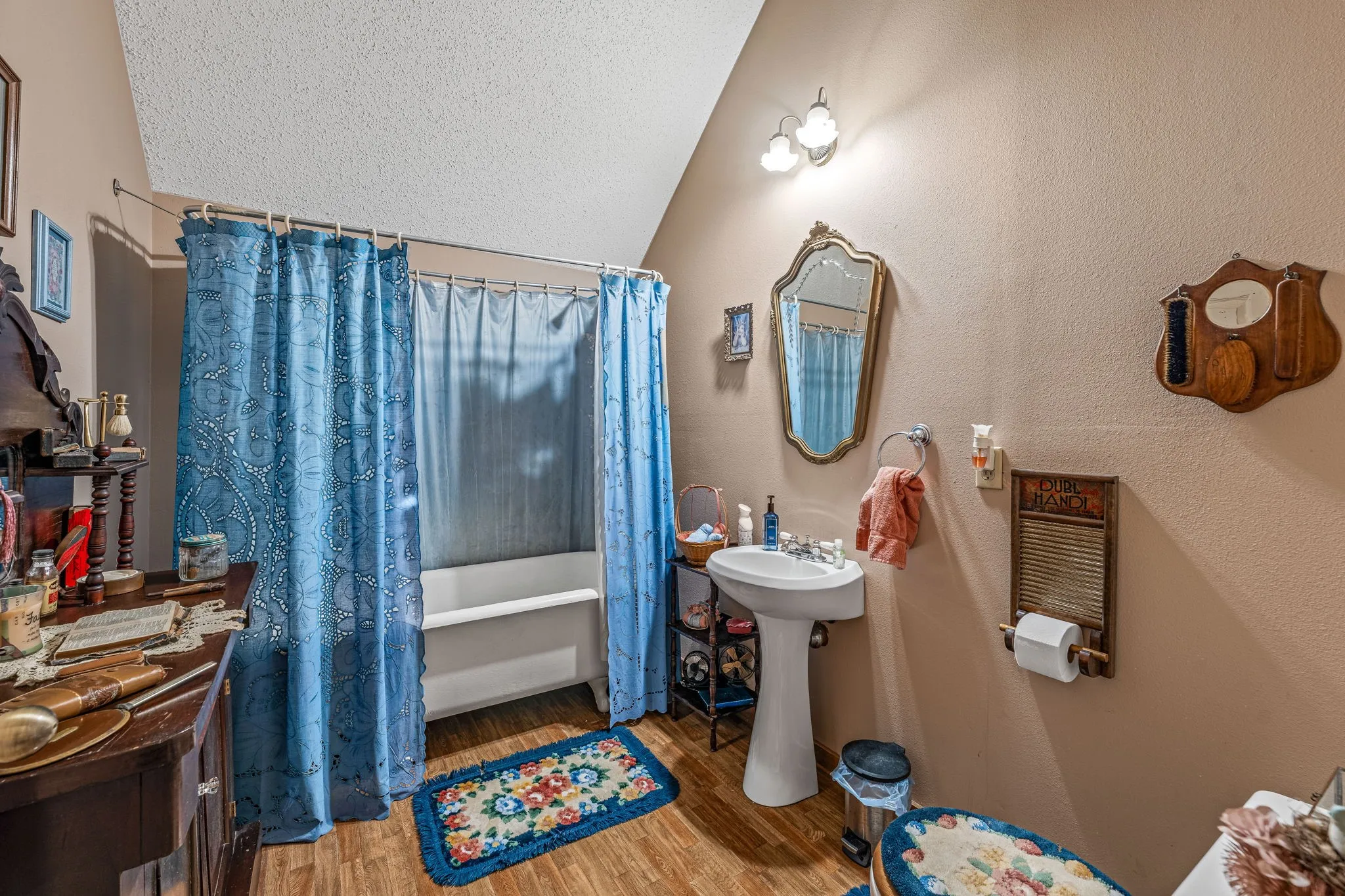 Farm For Sale in Erath County , 493 Private Road 1673, Stephenville, Texas 76401, 3 Bedrooms, 3 Bathrooms, Garage spaces, 2,230 Sqft, built in 1997, Price $789,000, mls#20941284, Real Estate Agent in Stephenville, Homes For Sale in Erath county, Homes For Sale in Stephenville, Realtor in Stephenville Texas, Real Estate Brokerage Independent Realty Texas, Luminita Cordes Realtor
