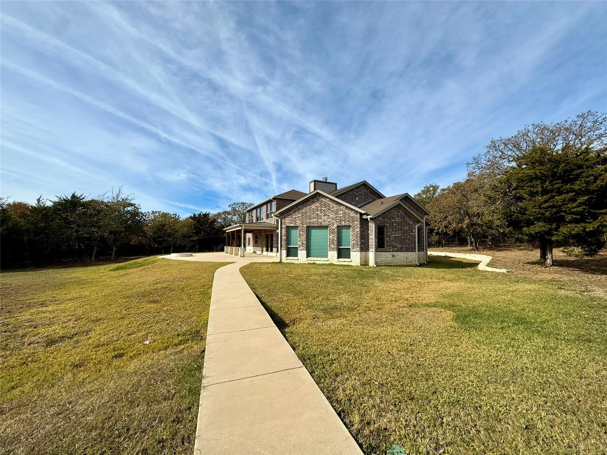 Single Family Residence For Sale in Cooke County , 474 Eagle Cove Circle, Tioga, Texas 76271, 4 Bedrooms, 4 Bathrooms, 3 Garage spaces, 3,326 Sqft, built in 2018, Preowned, Price $1,300,000, mls#20942424, Real Estate Agent in Tioga, Homes For Sale in Cooke county, Homes For Sale in Tioga, Realtor in Tioga Texas, Real Estate Brokerage Independent Realty Texas, Luminita Cordes Realtor