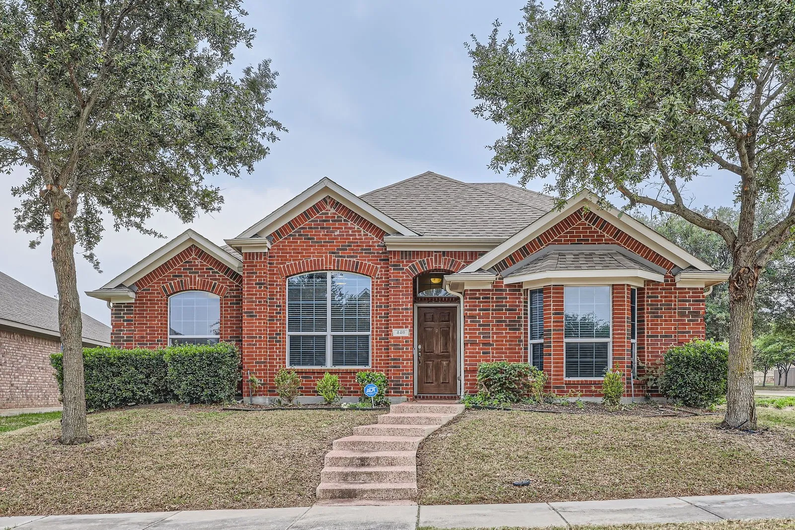 Single Family Residence For Sale in Dallas County , 440 Shasta Street, De Soto, Texas 75115, 3 Bedroom, 3 Bathroom, 2 Garage spaces, 1,843 Sqft, built in 2012, Preowned, mls#20940992, Real Estate Agent in De Soto, Homes For Sale in Dallas county, Homes For Sale in De Soto, Realtor in De Soto Texas, Real Estate Brokerage Independent Realty Texas, Luminita Cordes Realtor