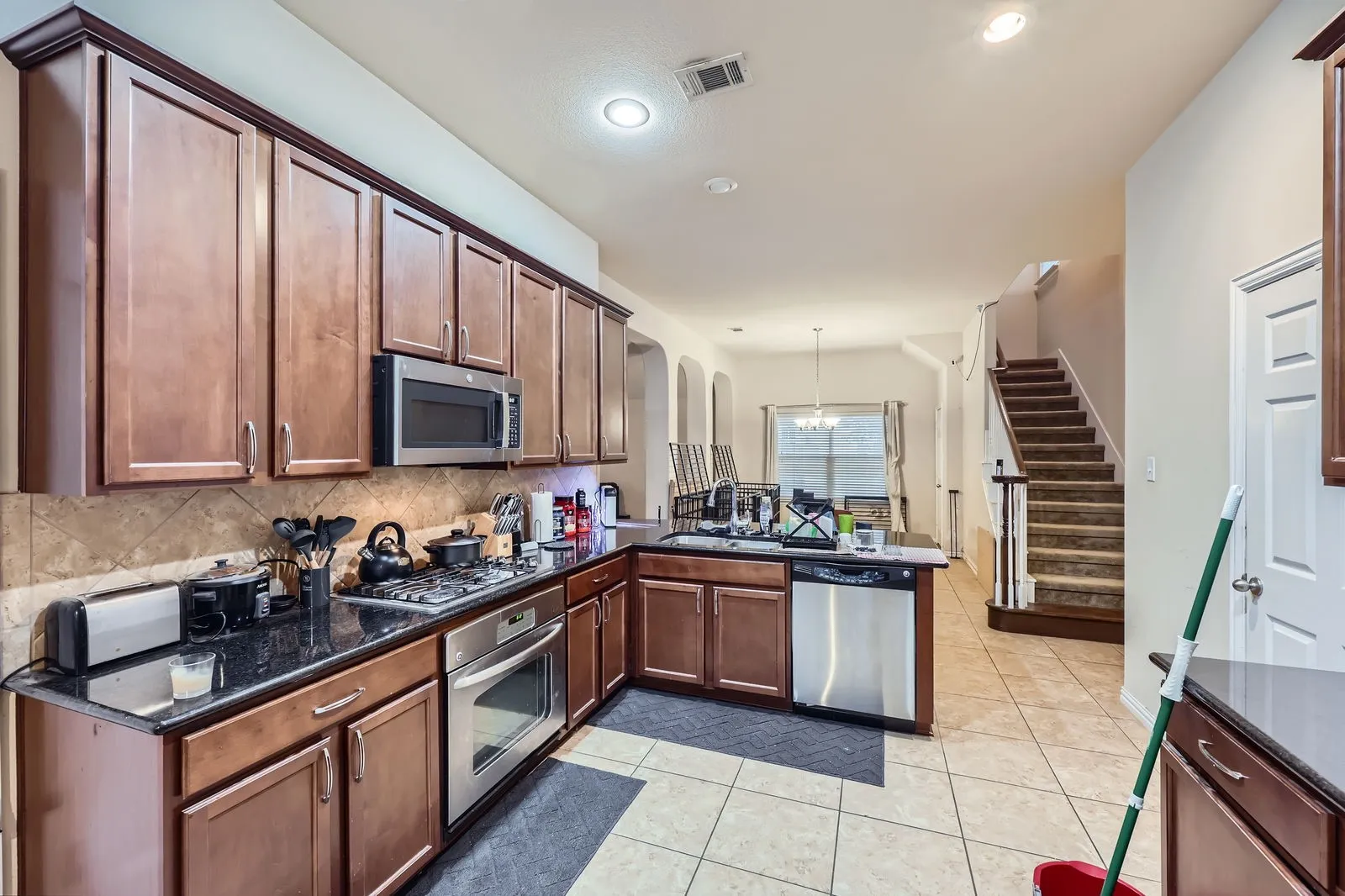 Single Family Residence For Sale in Dallas County , 440 Shasta Street, De Soto, Texas 75115, 3 Bedroom, 3 Bathroom, 2 Garage spaces, 1,843 Sqft, built in 2012, Preowned, mls#20940992, Real Estate Agent in De Soto, Homes For Sale in Dallas county, Homes For Sale in De Soto, Realtor in De Soto Texas, Real Estate Brokerage Independent Realty Texas, Luminita Cordes Realtor