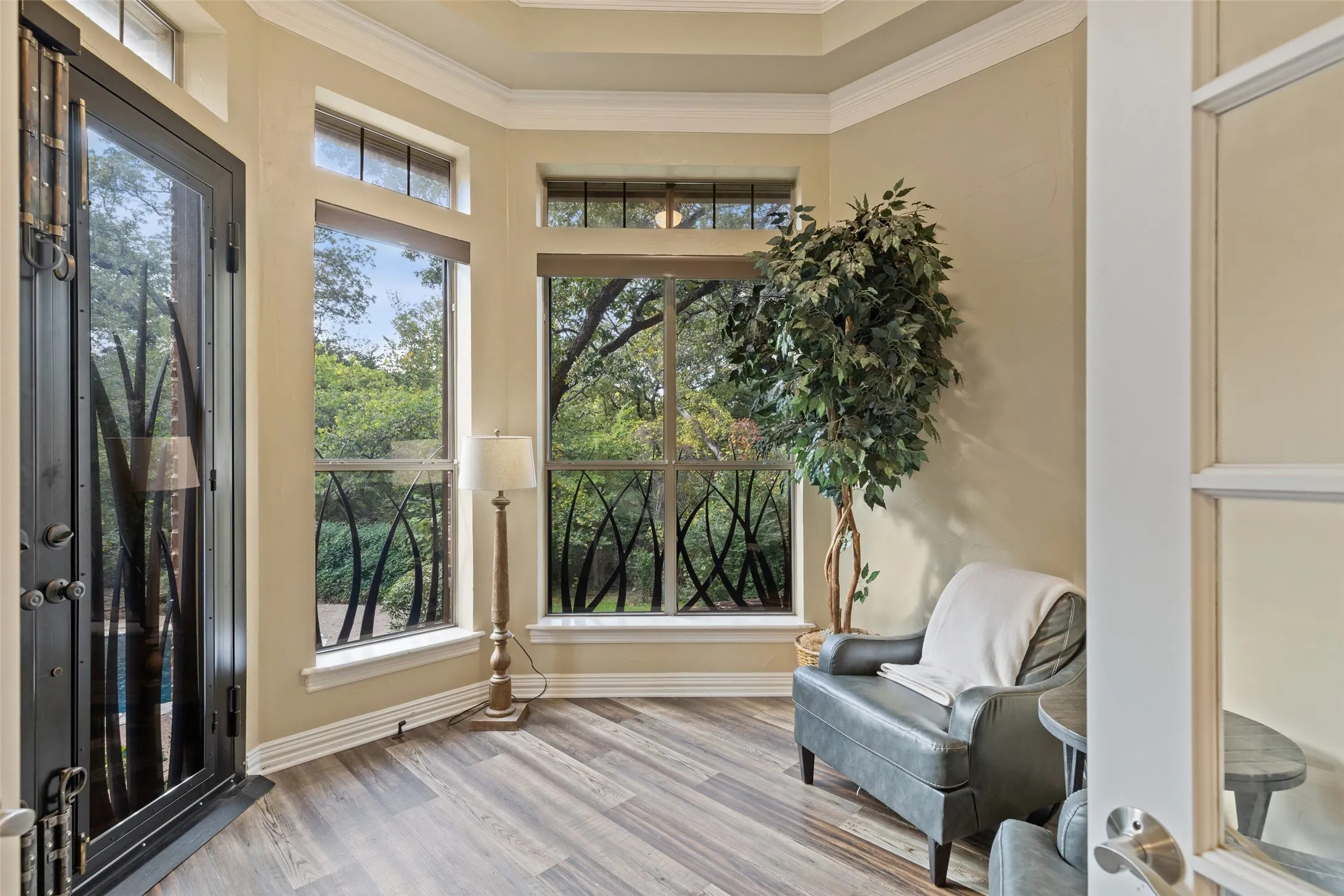 Sitting area in master