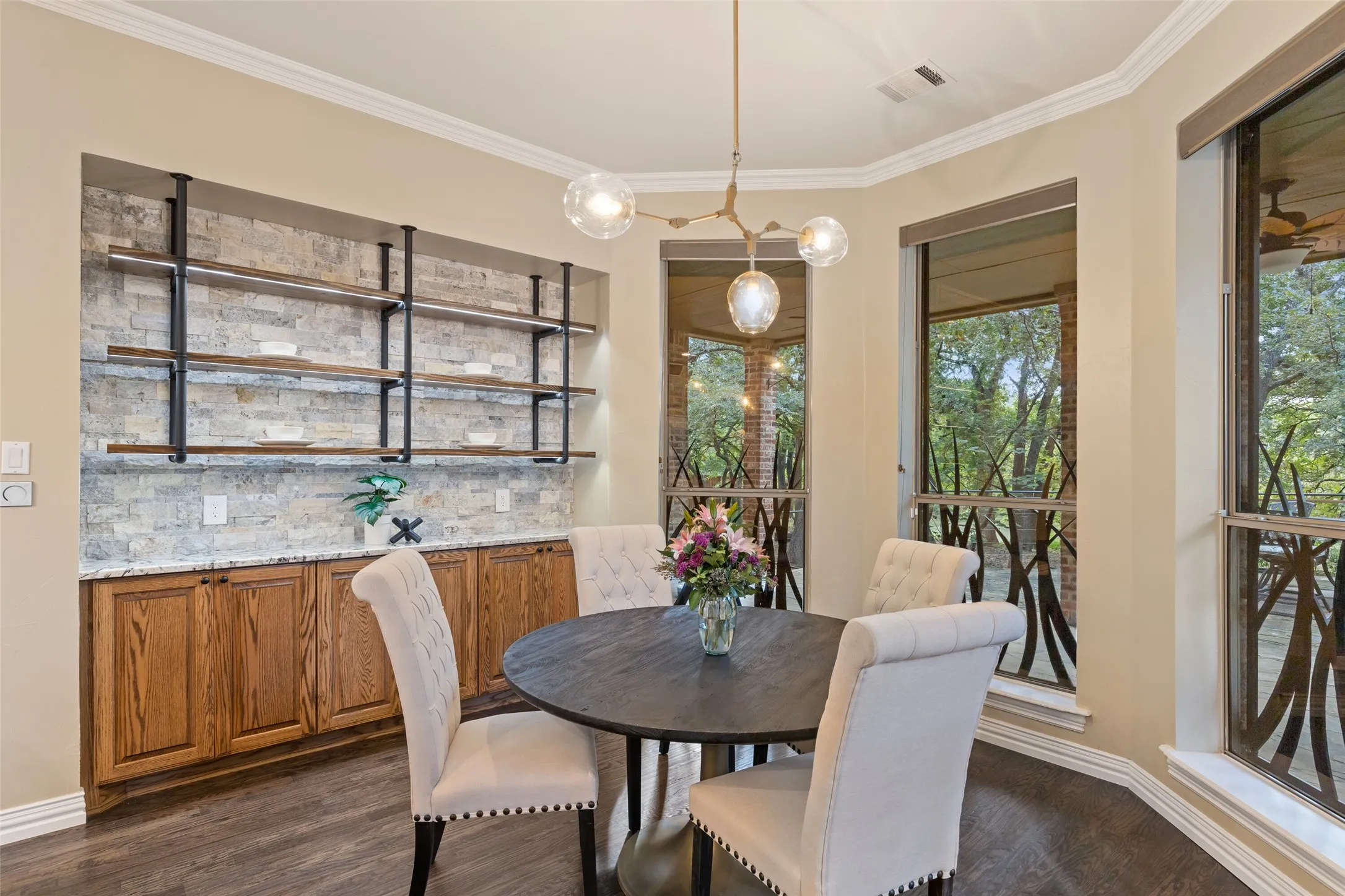 Single Family Residence For Sale in Tarrant County , 3206 Wintergreen Terrace, Grapevine, Texas 76051, 4 Bedroom, 5 Bathroom, 4 Garage spaces, 6,449 Sqft, built in 1997, Preowned, mls#20943073, Real Estate Agent in Grapevine, Homes For Sale in Tarrant county, Homes For Sale in Grapevine, Realtor in Grapevine Texas, Real Estate Brokerage Independent Realty Texas, Luminita Cordes Realtor
