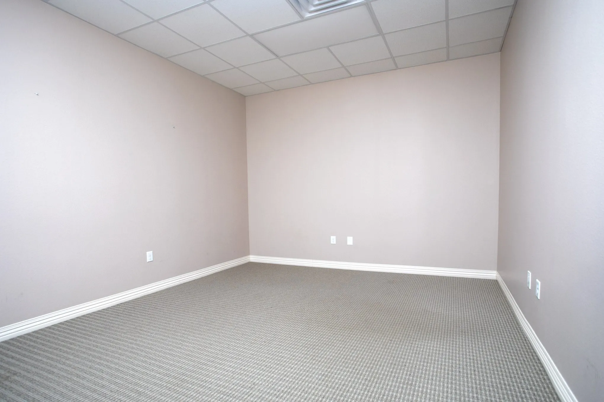 Office For Rent in Smith County , 2311 Dueling Oaks Drive 20, Tyler, Texas 75703, 0, 0, Garage spaces, 0 Sqft, built in 2017, Preowned, Price $2,331, mls#20943670, Real Estate Agent in Tyler, Homes For Rent in Smith county, Homes For Rent in Tyler, Realtor in Tyler Texas, Real Estate Brokerage Independent Realty Texas, Luminita Cordes Realtor
