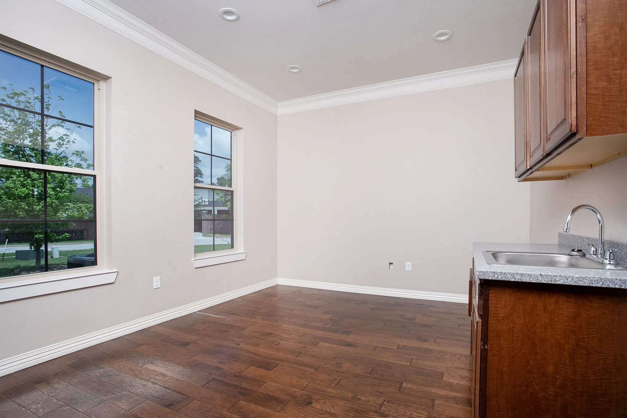 Office For Rent in Smith County , 2311 Dueling Oaks Drive 20, Tyler, Texas 75703, 0, 0, Garage spaces, 0 Sqft, built in 2017, Preowned, Price $2,331, mls#20943670, Real Estate Agent in Tyler, Homes For Rent in Smith county, Homes For Rent in Tyler, Realtor in Tyler Texas, Real Estate Brokerage Independent Realty Texas, Luminita Cordes Realtor