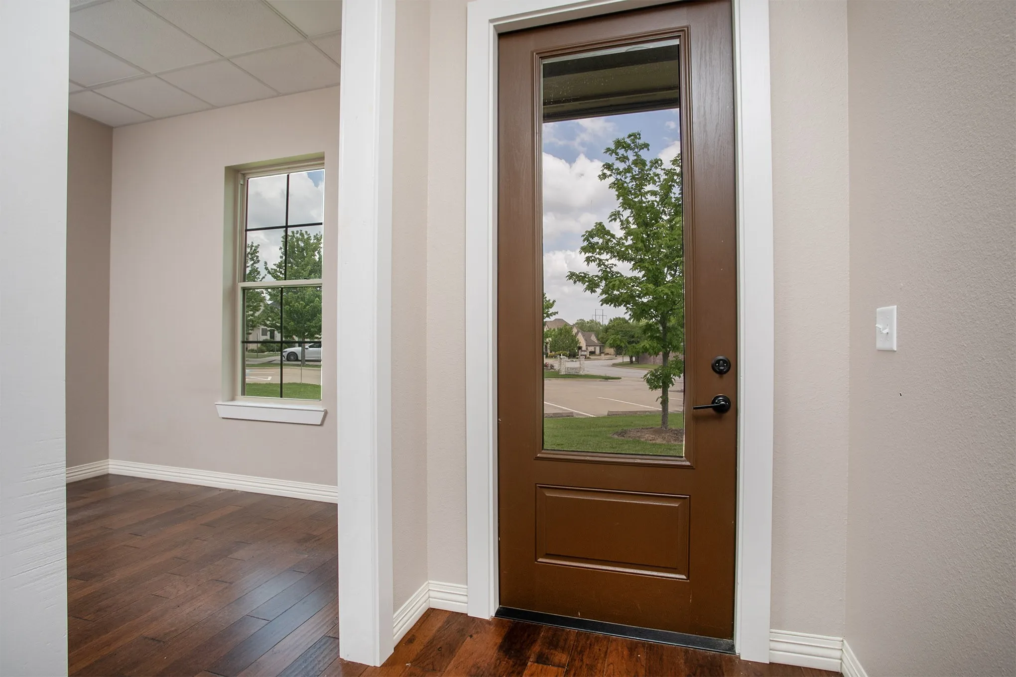 Office For Rent in Smith County , 2311 Dueling Oaks Drive 20, Tyler, Texas 75703, 0, 0, Garage spaces, 0 Sqft, built in 2017, Preowned, Price $2,331, mls#20943670, Real Estate Agent in Tyler, Homes For Rent in Smith county, Homes For Rent in Tyler, Realtor in Tyler Texas, Real Estate Brokerage Independent Realty Texas, Luminita Cordes Realtor