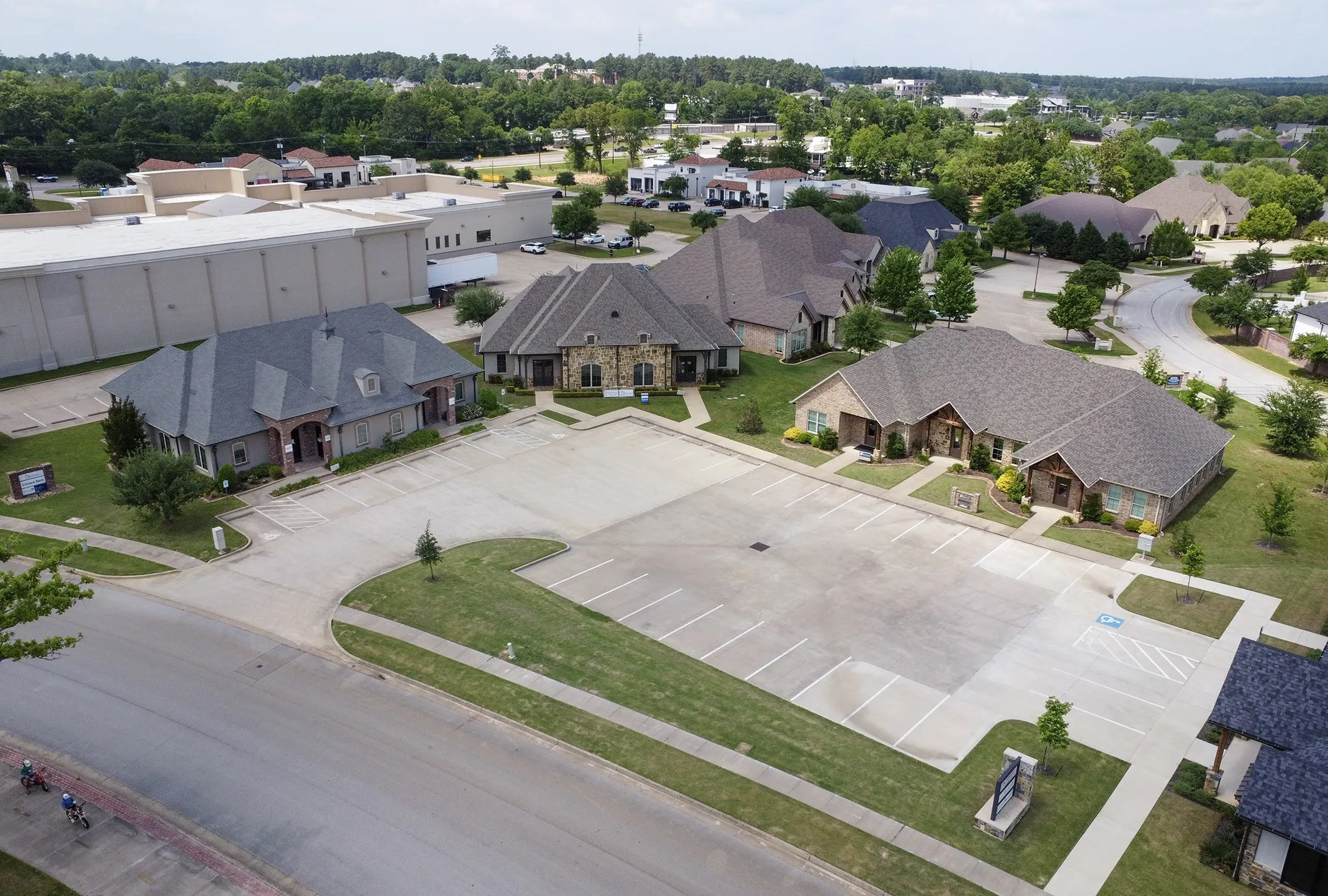 Office For Rent in Smith County , 2311 Dueling Oaks Drive 20, Tyler, Texas 75703, 0, 0, Garage spaces, 0 Sqft, built in 2017, Preowned, Price $2,331, mls#20943670, Real Estate Agent in Tyler, Homes For Rent in Smith county, Homes For Rent in Tyler, Realtor in Tyler Texas, Real Estate Brokerage Independent Realty Texas, Luminita Cordes Realtor
