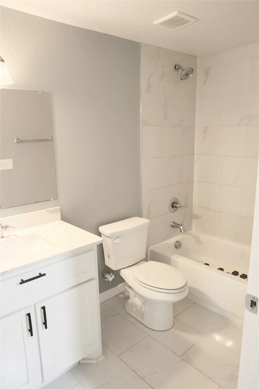 Single Family Residence For Sale in Fannin County , 494 Lannius Road, Dodd City, Texas 75438, 3 Bedroom, 2 Bathroom, 1 Garage spaces, 1,960 Sqft, built in 1958, mls#20940100, Real Estate Agent in Dodd City, Homes For Sale in Fannin county, Homes For Sale in Dodd City, Realtor in Dodd City Texas, Real Estate Brokerage Independent Realty Texas, Luminita Cordes Realtor