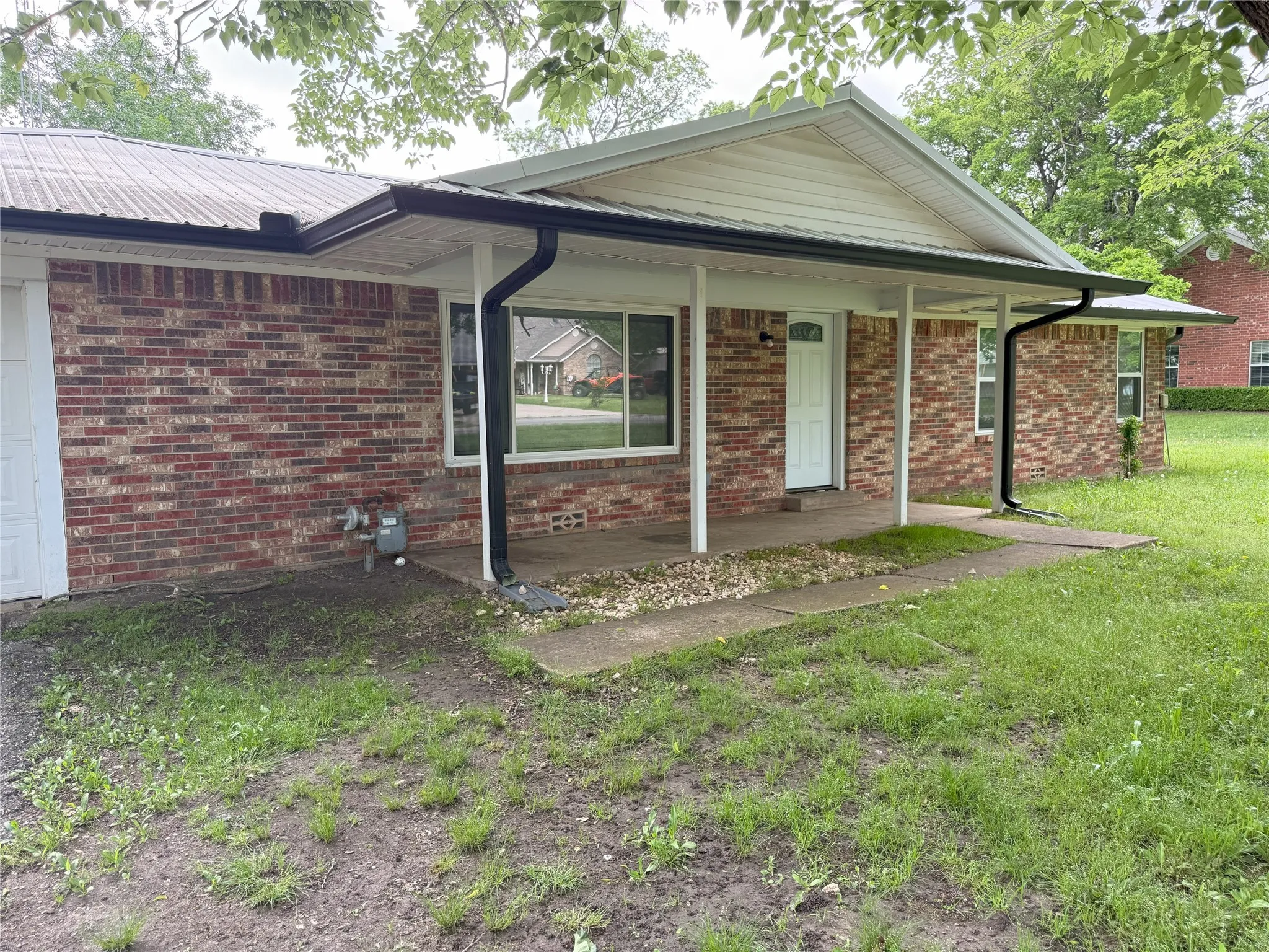 Single Family Residence For Sale in Fannin County , 494 Lannius Road, Dodd City, Texas 75438, 3 Bedroom, 2 Bathroom, 1 Garage spaces, 1,960 Sqft, built in 1958, mls#20940100, Real Estate Agent in Dodd City, Homes For Sale in Fannin county, Homes For Sale in Dodd City, Realtor in Dodd City Texas, Real Estate Brokerage Independent Realty Texas, Luminita Cordes Realtor