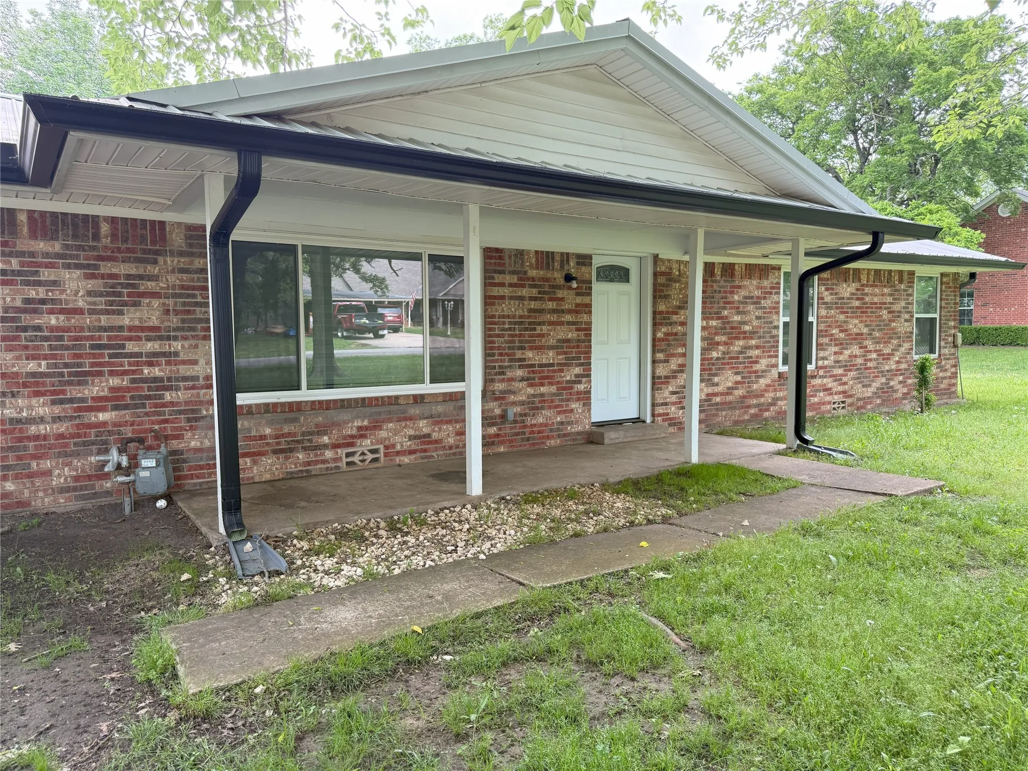 Single Family Residence For Sale in Fannin County , 494 Lannius Road, Dodd City, Texas 75438, 3 Bedroom, 2 Bathroom, 1 Garage spaces, 1,960 Sqft, built in 1958, mls#20940100, Real Estate Agent in Dodd City, Homes For Sale in Fannin county, Homes For Sale in Dodd City, Realtor in Dodd City Texas, Real Estate Brokerage Independent Realty Texas, Luminita Cordes Realtor
