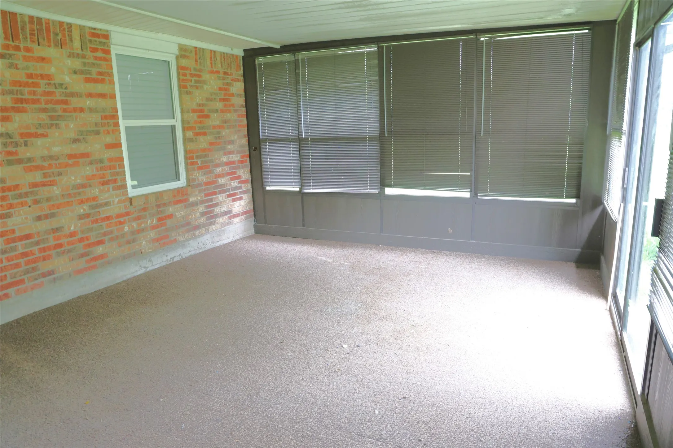 Single Family Residence For Sale in Fannin County , 494 Lannius Road, Dodd City, Texas 75438, 3 Bedroom, 2 Bathroom, 1 Garage spaces, 1,960 Sqft, built in 1958, mls#20940100, Real Estate Agent in Dodd City, Homes For Sale in Fannin county, Homes For Sale in Dodd City, Realtor in Dodd City Texas, Real Estate Brokerage Independent Realty Texas, Luminita Cordes Realtor