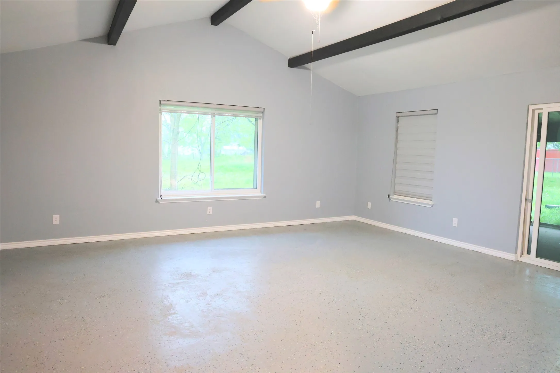Single Family Residence For Sale in Fannin County , 494 Lannius Road, Dodd City, Texas 75438, 3 Bedroom, 2 Bathroom, 1 Garage spaces, 1,960 Sqft, built in 1958, mls#20940100, Real Estate Agent in Dodd City, Homes For Sale in Fannin county, Homes For Sale in Dodd City, Realtor in Dodd City Texas, Real Estate Brokerage Independent Realty Texas, Luminita Cordes Realtor