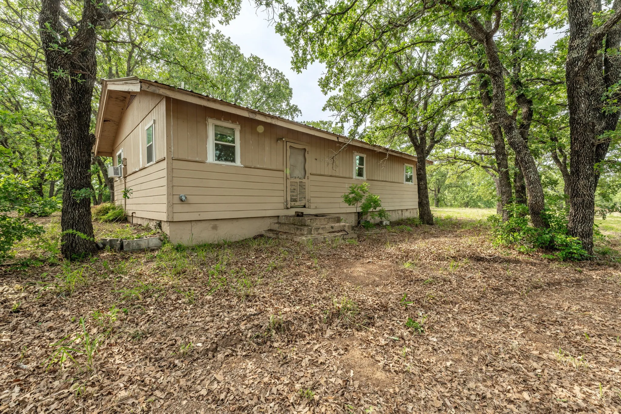 Farm For Sale in Comanche County , 2850 County Road 434, Dublin, Texas 76446, 2 Bedroom, 2 Bathroom, Garage spaces, 1,008 Sqft, built in 1970, mls#20944281, Real Estate Agent in Dublin, Homes For Sale in Comanche county, Homes For Sale in Dublin, Realtor in Dublin Texas, Real Estate Brokerage Independent Realty Texas, Luminita Cordes Realtor