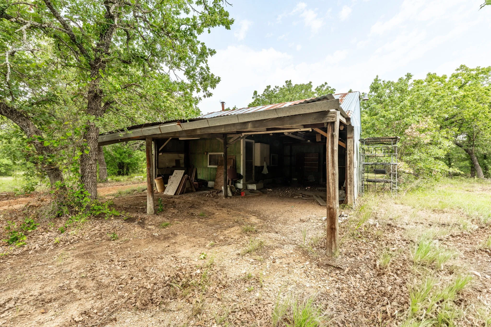 Farm For Sale in Comanche County , 2850 County Road 434, Dublin, Texas 76446, 2 Bedroom, 2 Bathroom, Garage spaces, 1,008 Sqft, built in 1970, mls#20944281, Real Estate Agent in Dublin, Homes For Sale in Comanche county, Homes For Sale in Dublin, Realtor in Dublin Texas, Real Estate Brokerage Independent Realty Texas, Luminita Cordes Realtor